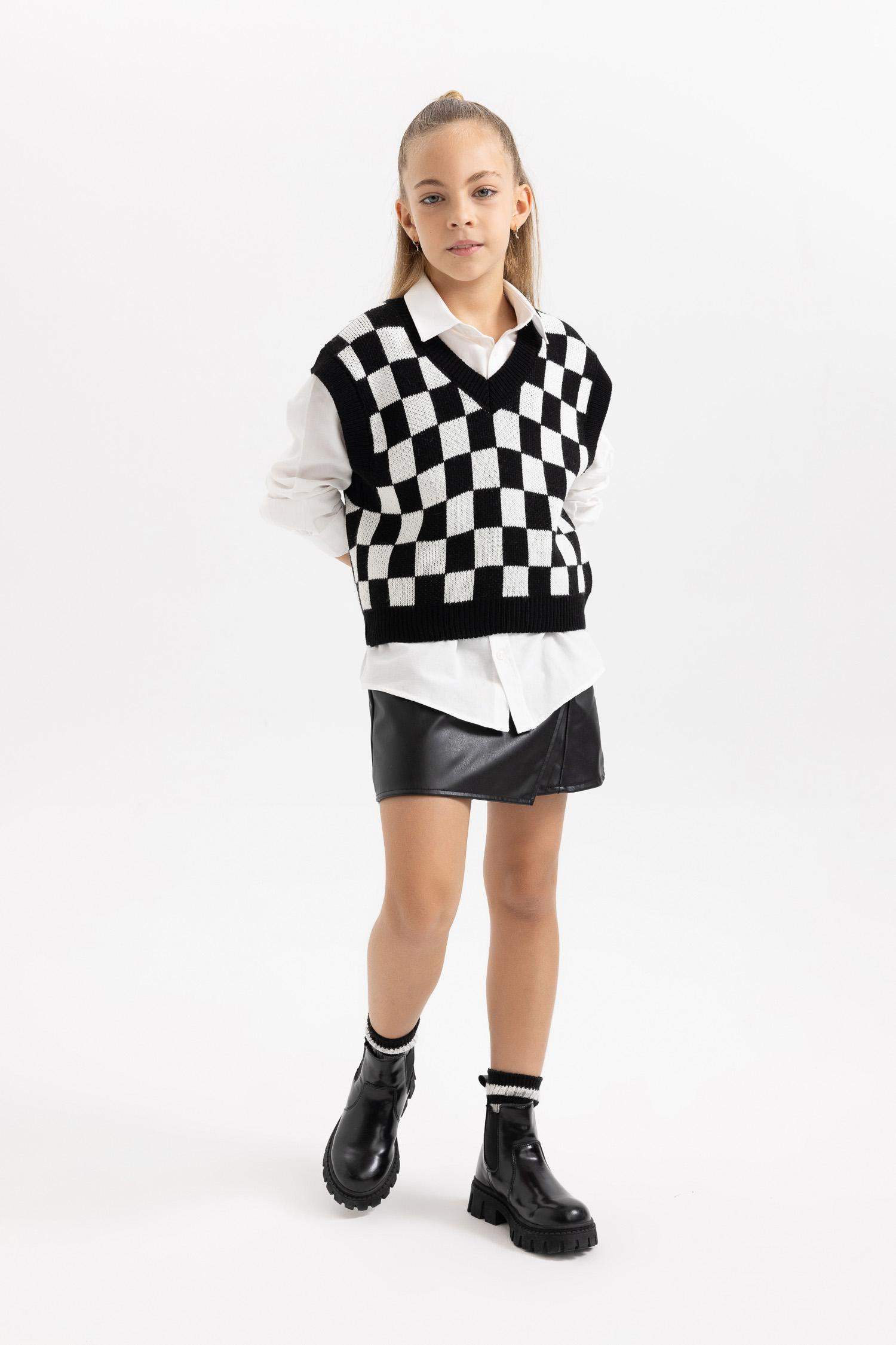 Свитер приталенного кроя для девочек