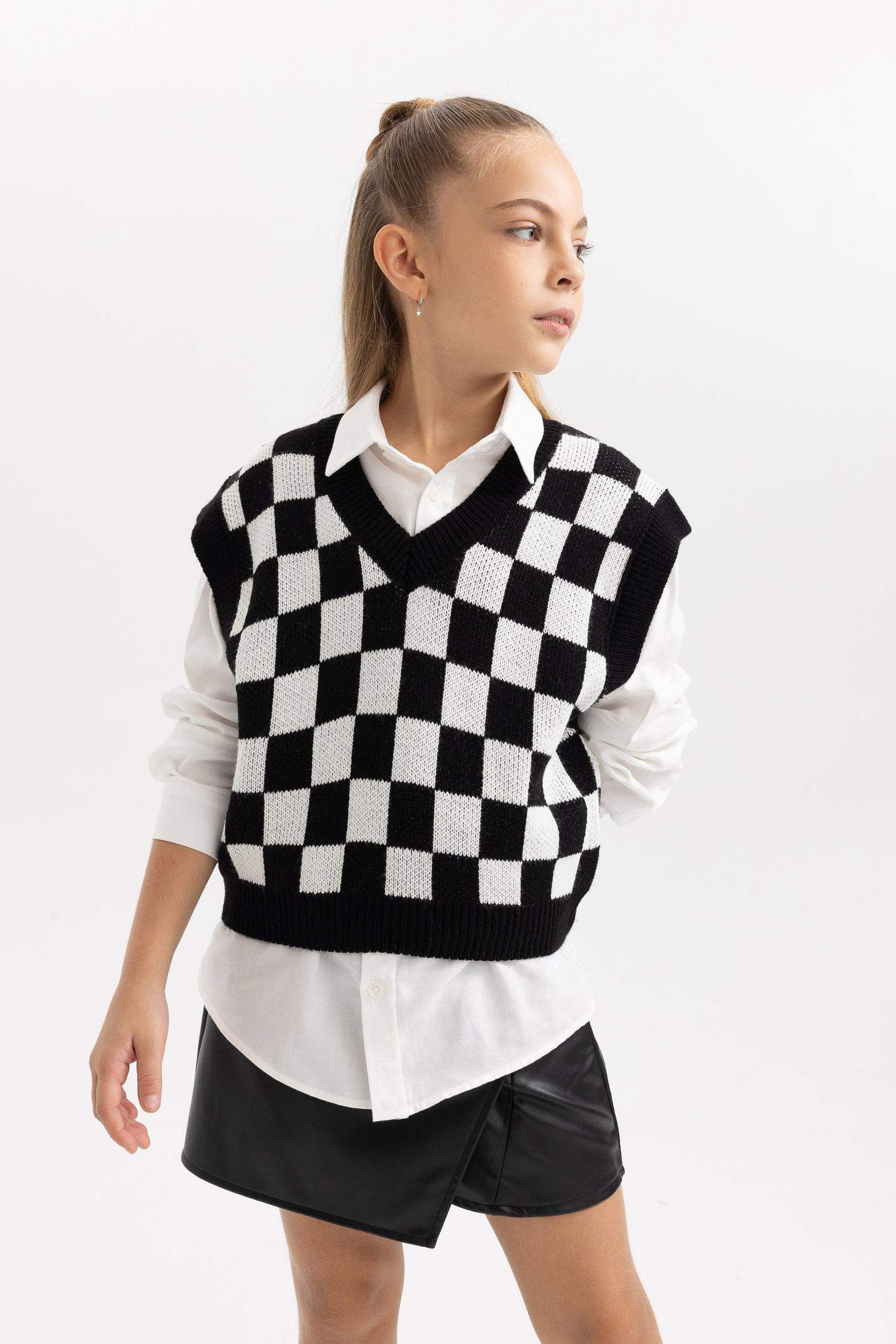 Свитер приталенного кроя для девочек