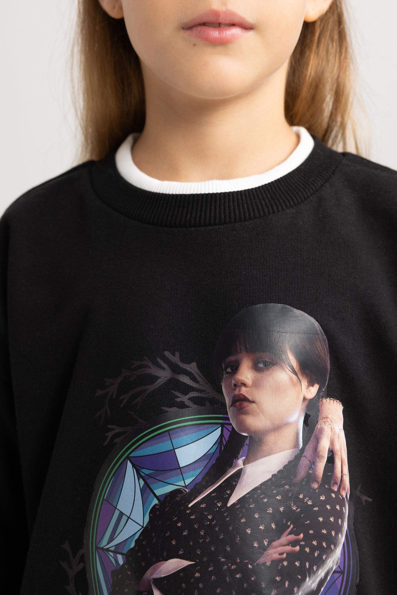 Girl Wednesday Oversize Fit Crew Neck Sweatshirt