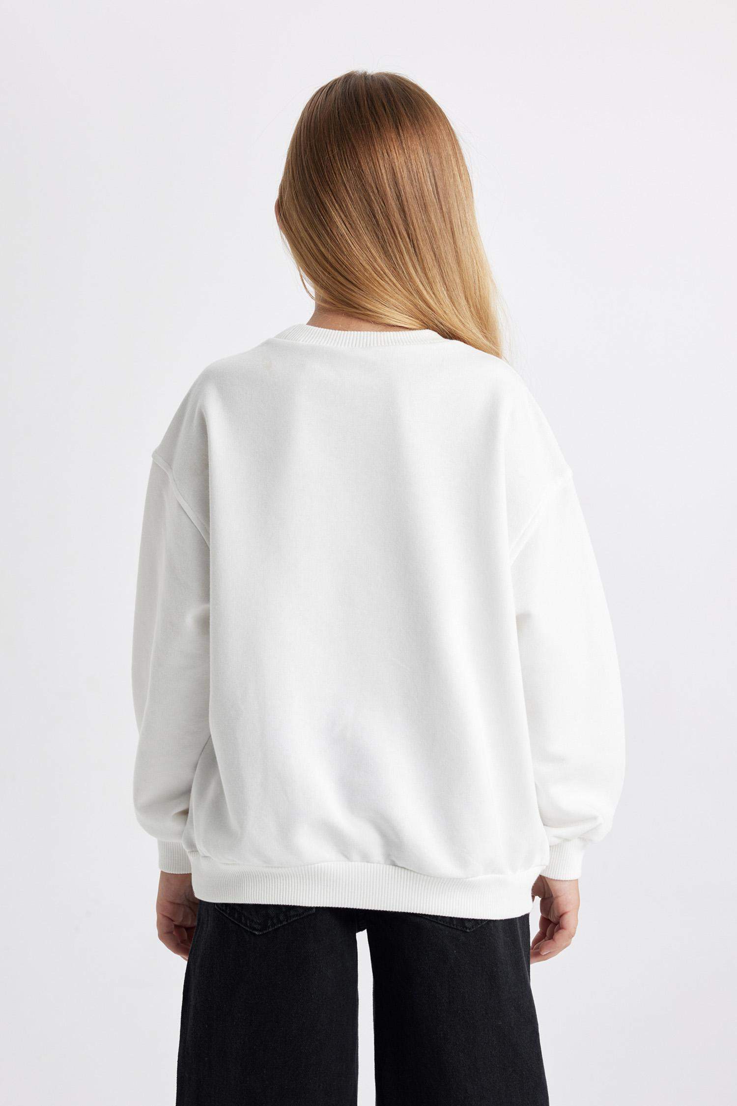 Girl Wednesday Oversize Fit Crew Neck Sweatshirt