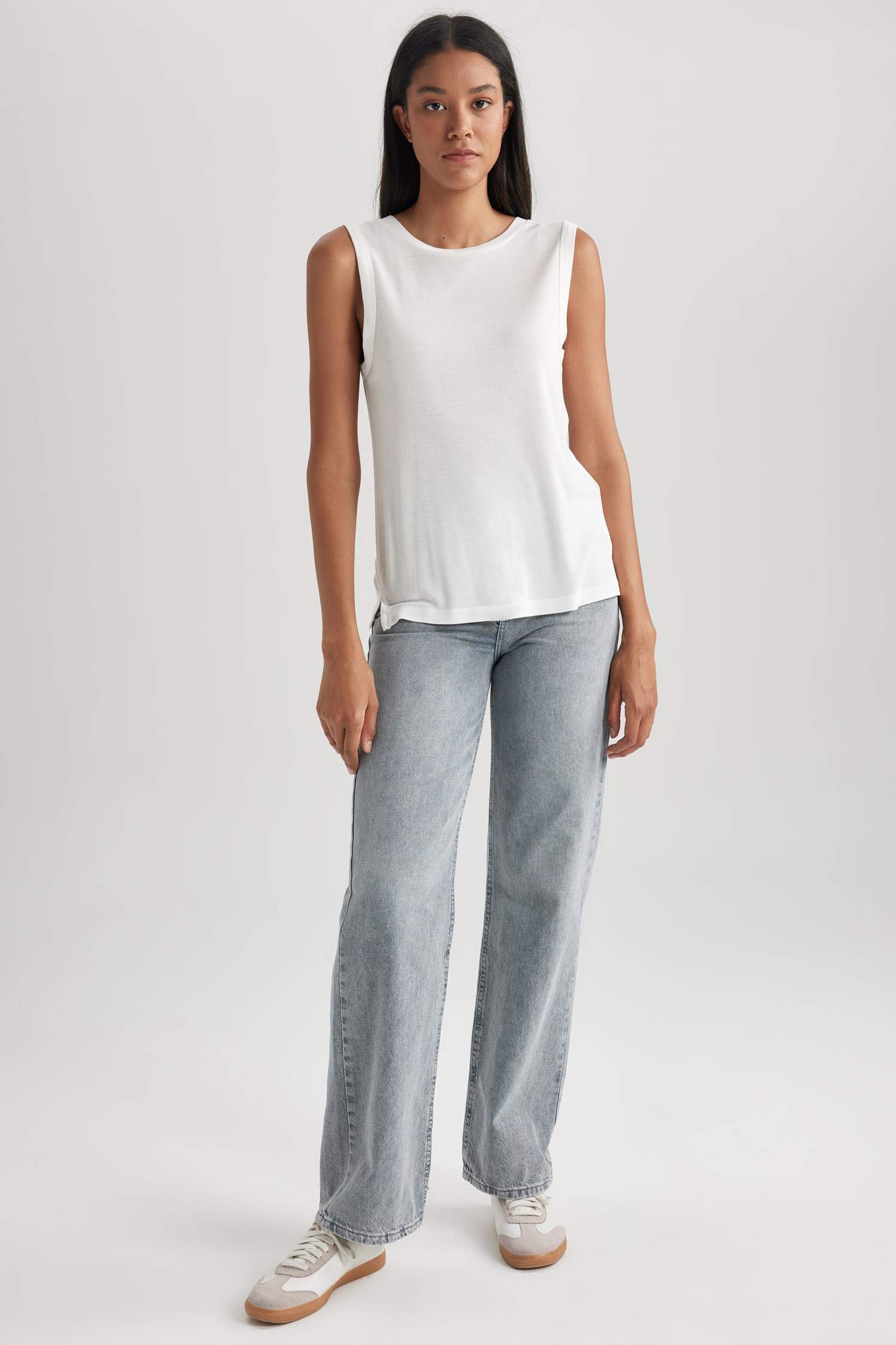 Майка с круглым вырезом