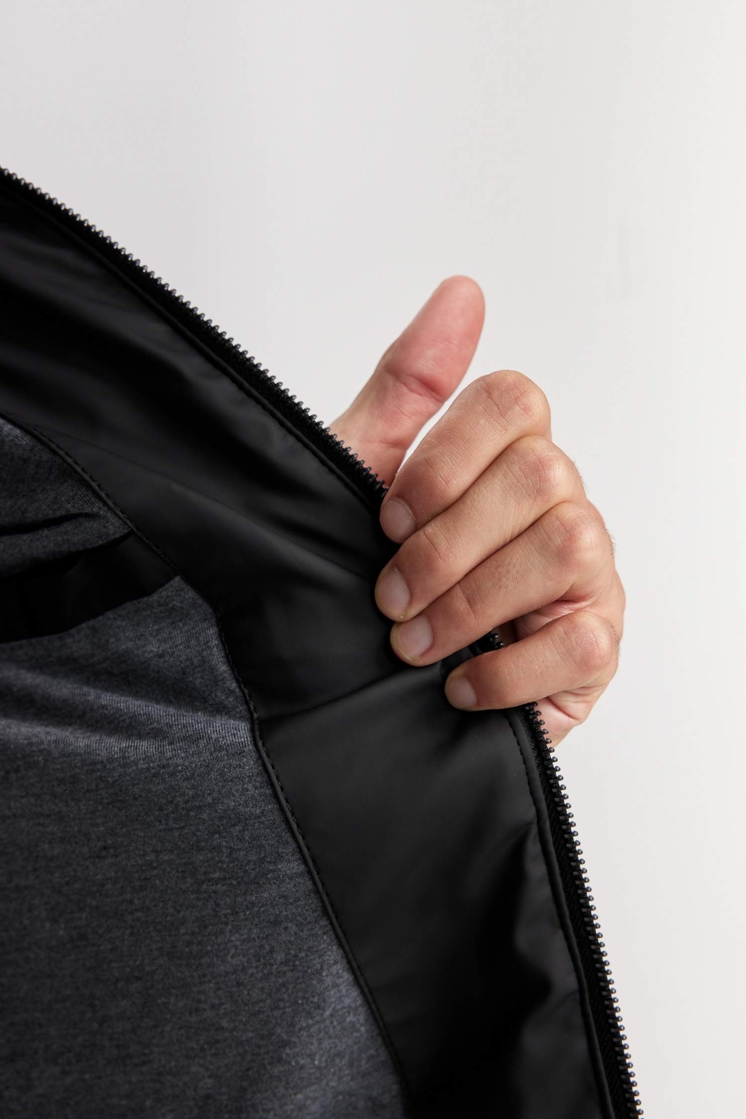 Su İtici Slim Fit Dar Kesim Dik Yaka Fermuarlı Cepli Suni Deri Ceket Mont