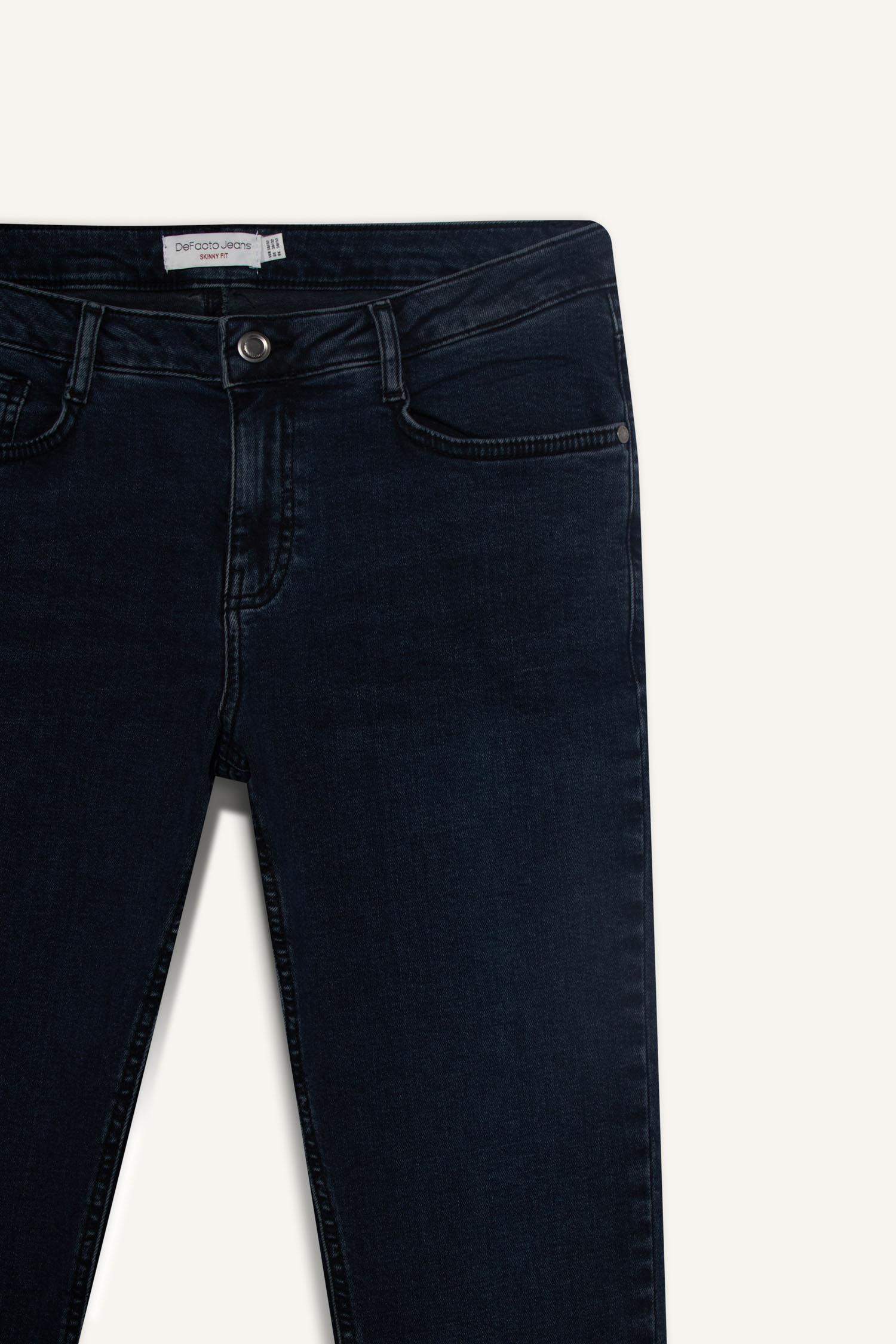 بنطلون جينز كارلو سكيني فيت وخصر عادي