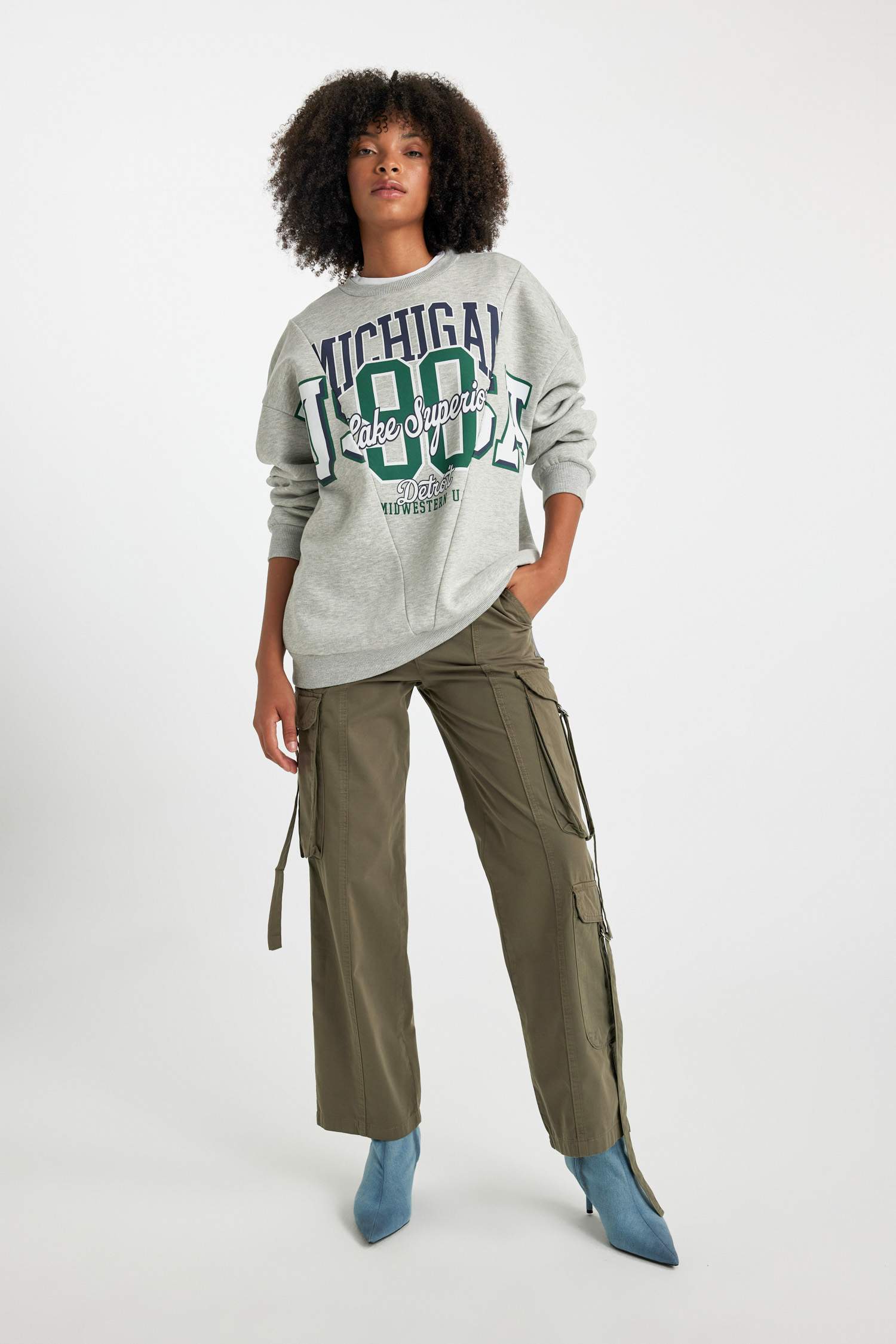 Straight Fit Cargo High Waist Standard Gabardine Trousers