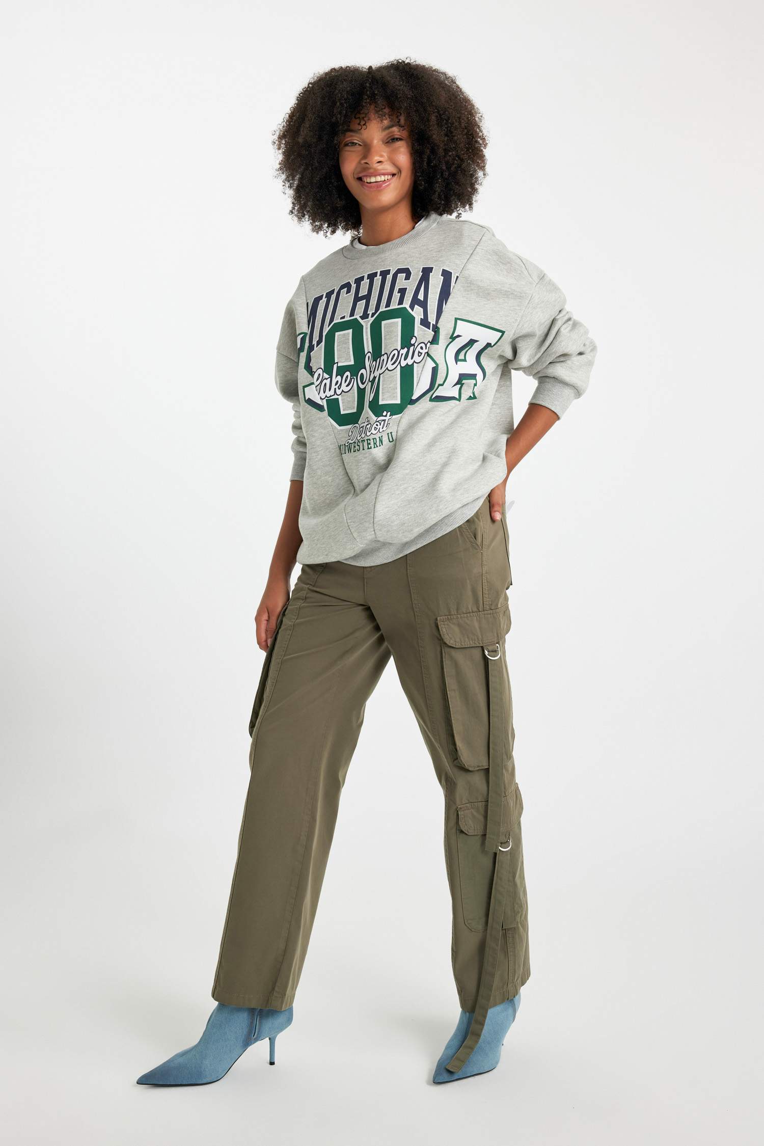 Straight Fit Cargo High Waist Standard Gabardine Trousers