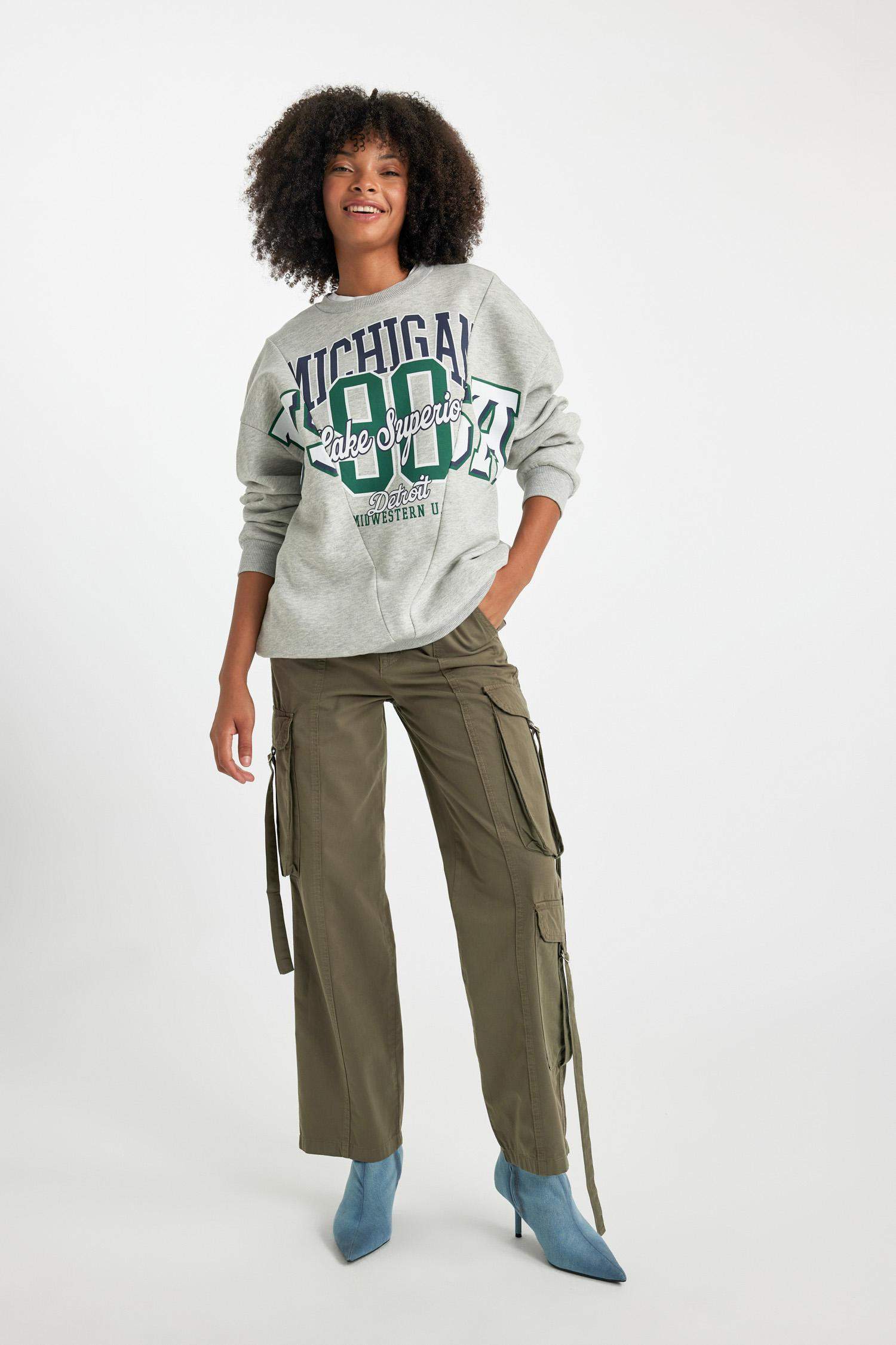 Straight Fit Cargo High Waist Standard Gabardine Trousers