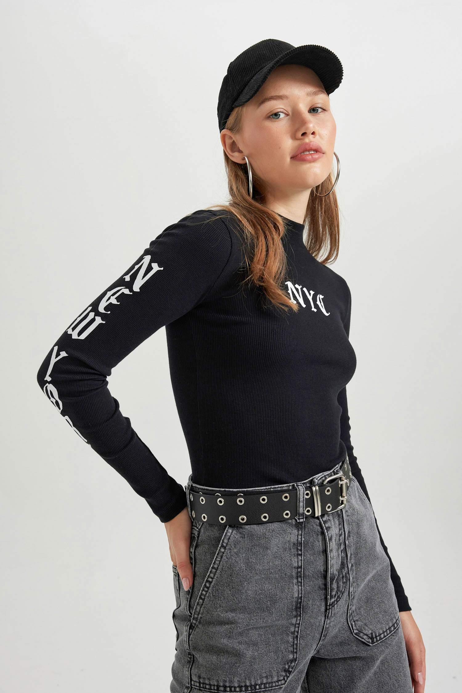 Coool ұзартылған жаға слоган тоқылған Ұзын жеңді футболка