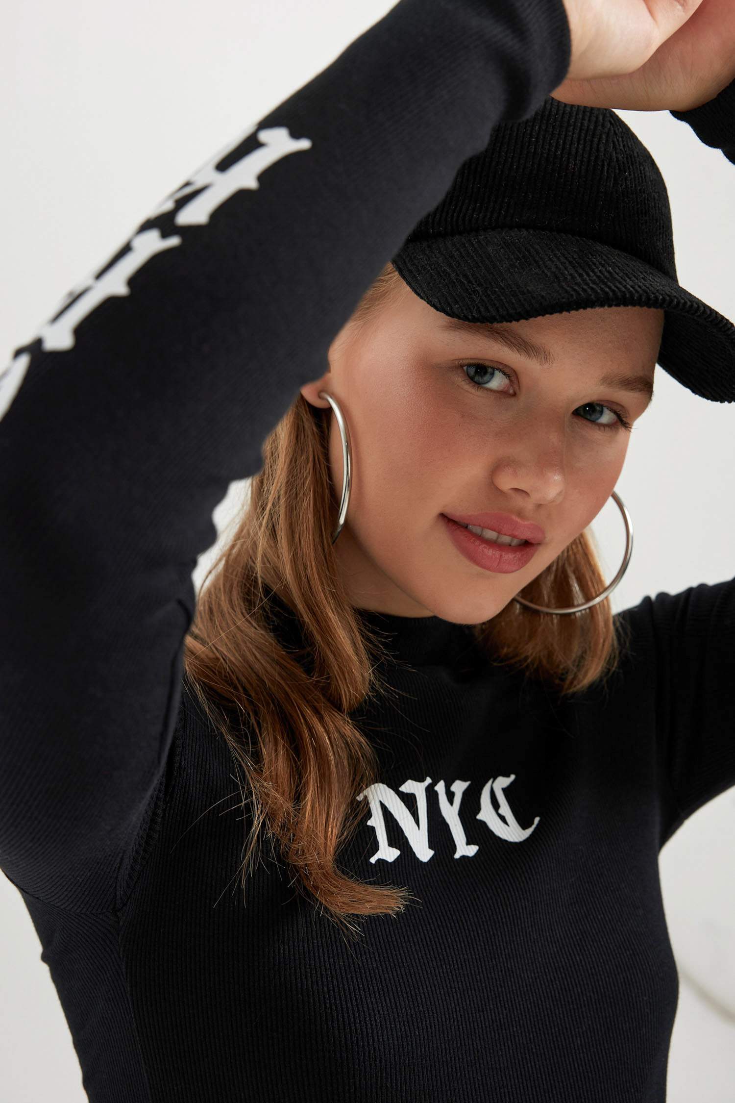 Coool ұзартылған жаға слоган тоқылған Ұзын жеңді футболка