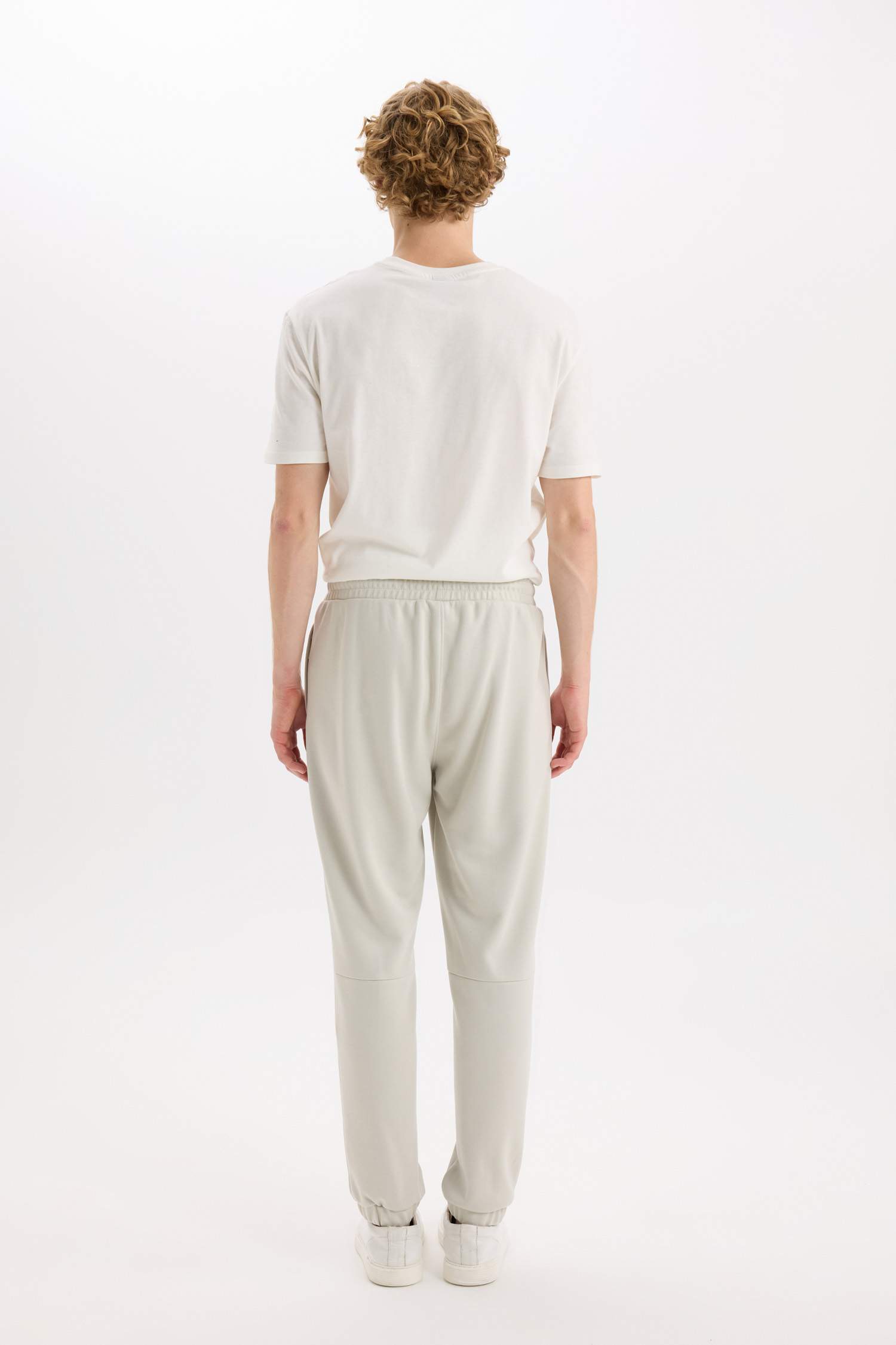 Regular Fit İnce Eşofman Altı Fermuar Cepli Beli Bağcıklı Lastikli Paça