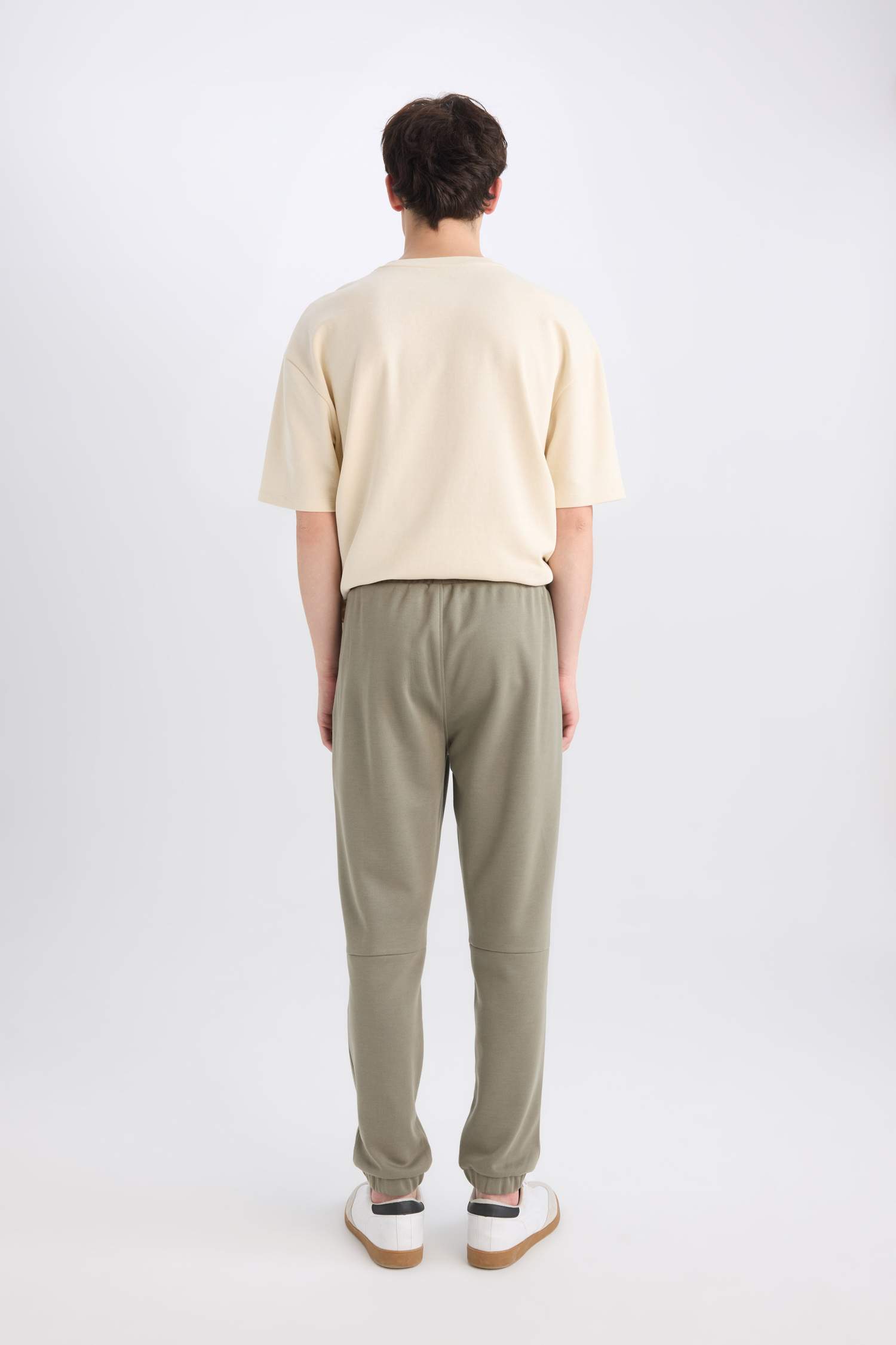 Regular Fit İnce Eşofman Altı Fermuar Cepli Beli Bağcıklı Lastikli Paça