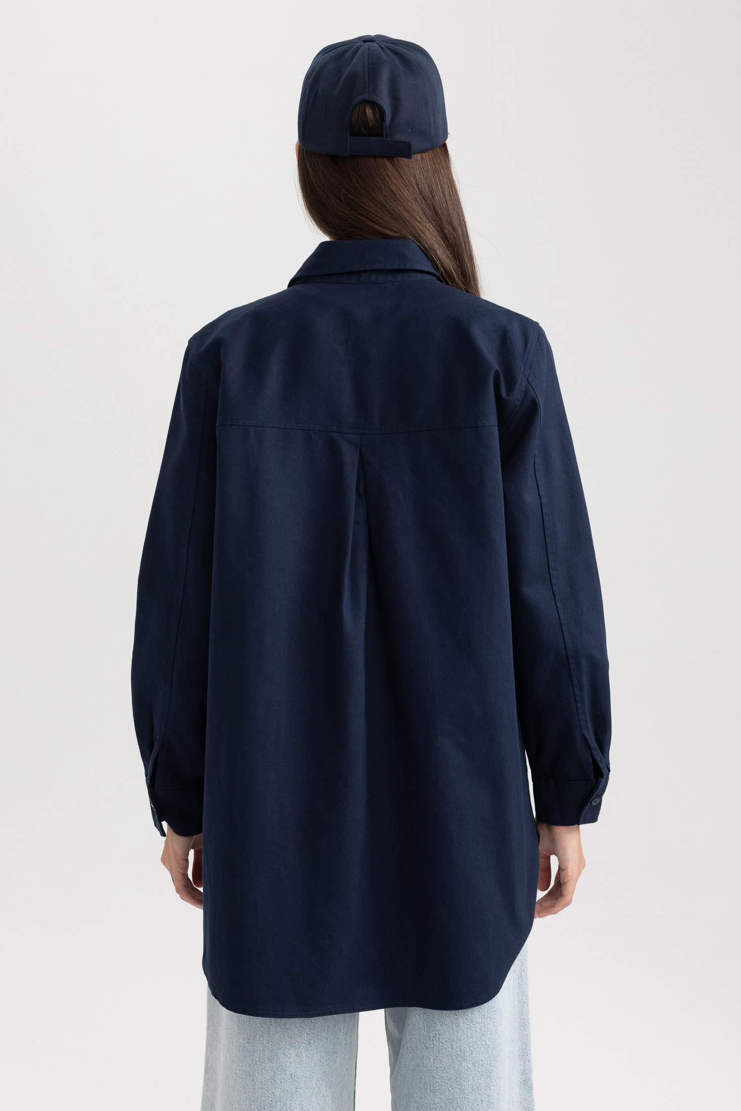 Туніка з довгим рукавом стандартного крою з коміром з габардину для жінок