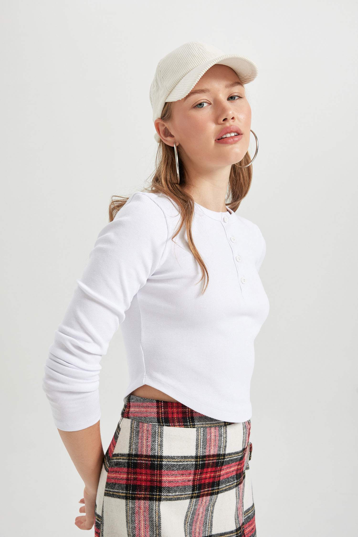 تيشيرت ردن طويل سليم فيت