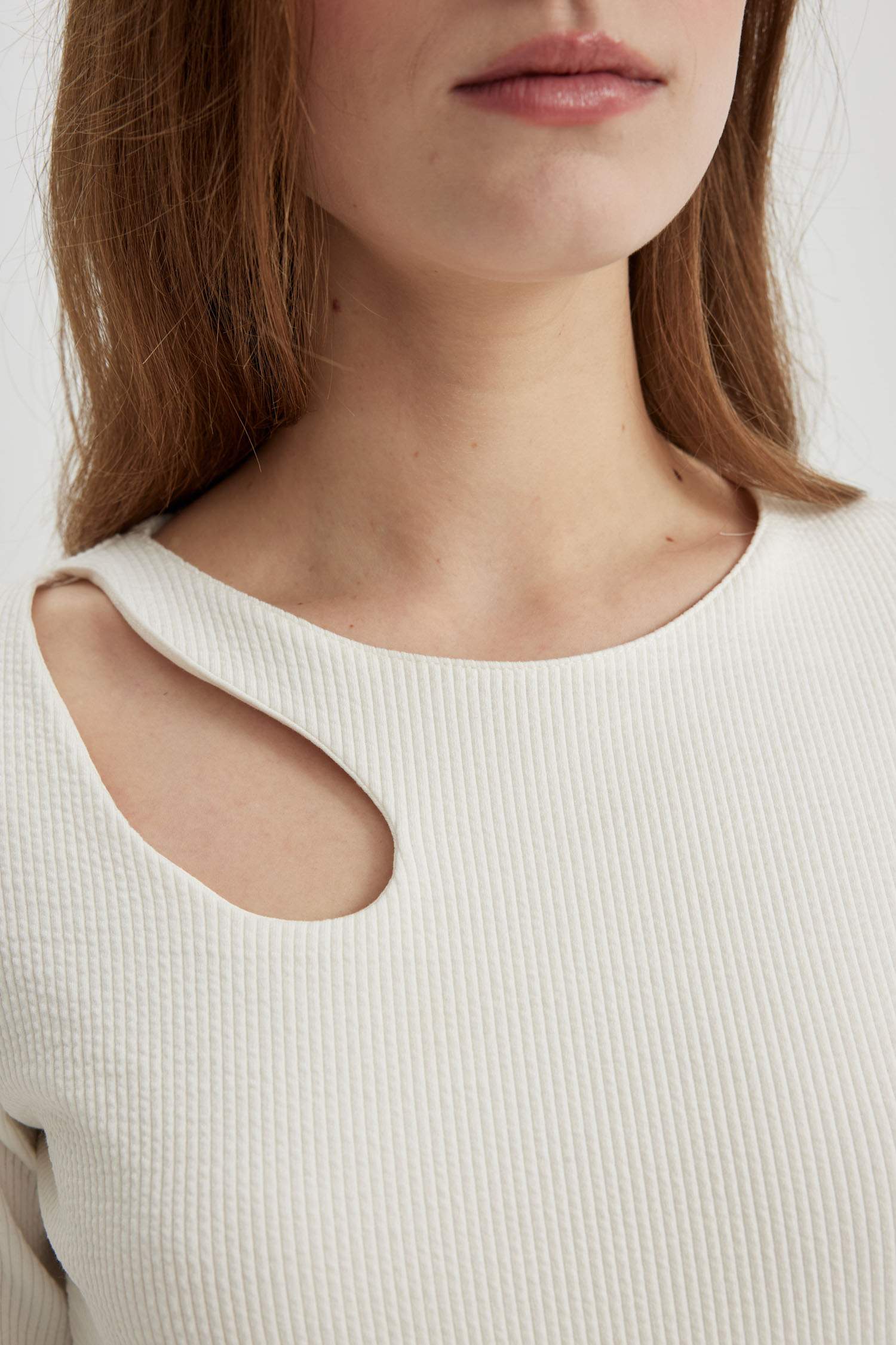 تي شيرت كم طويل مضلع سليم فيت برقبة مستديرة