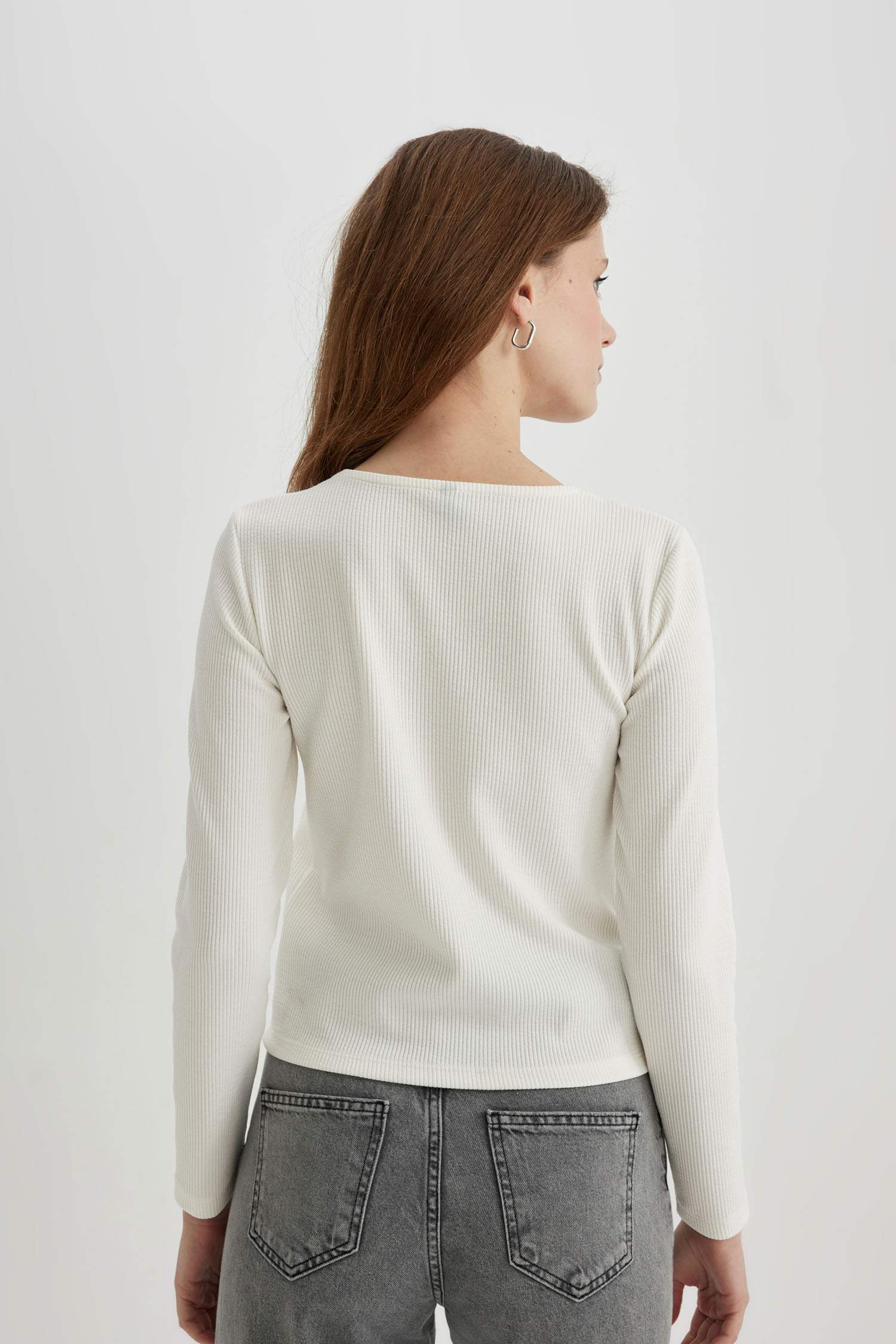 تي شيرت كم طويل مضلع سليم فيت برقبة مستديرة