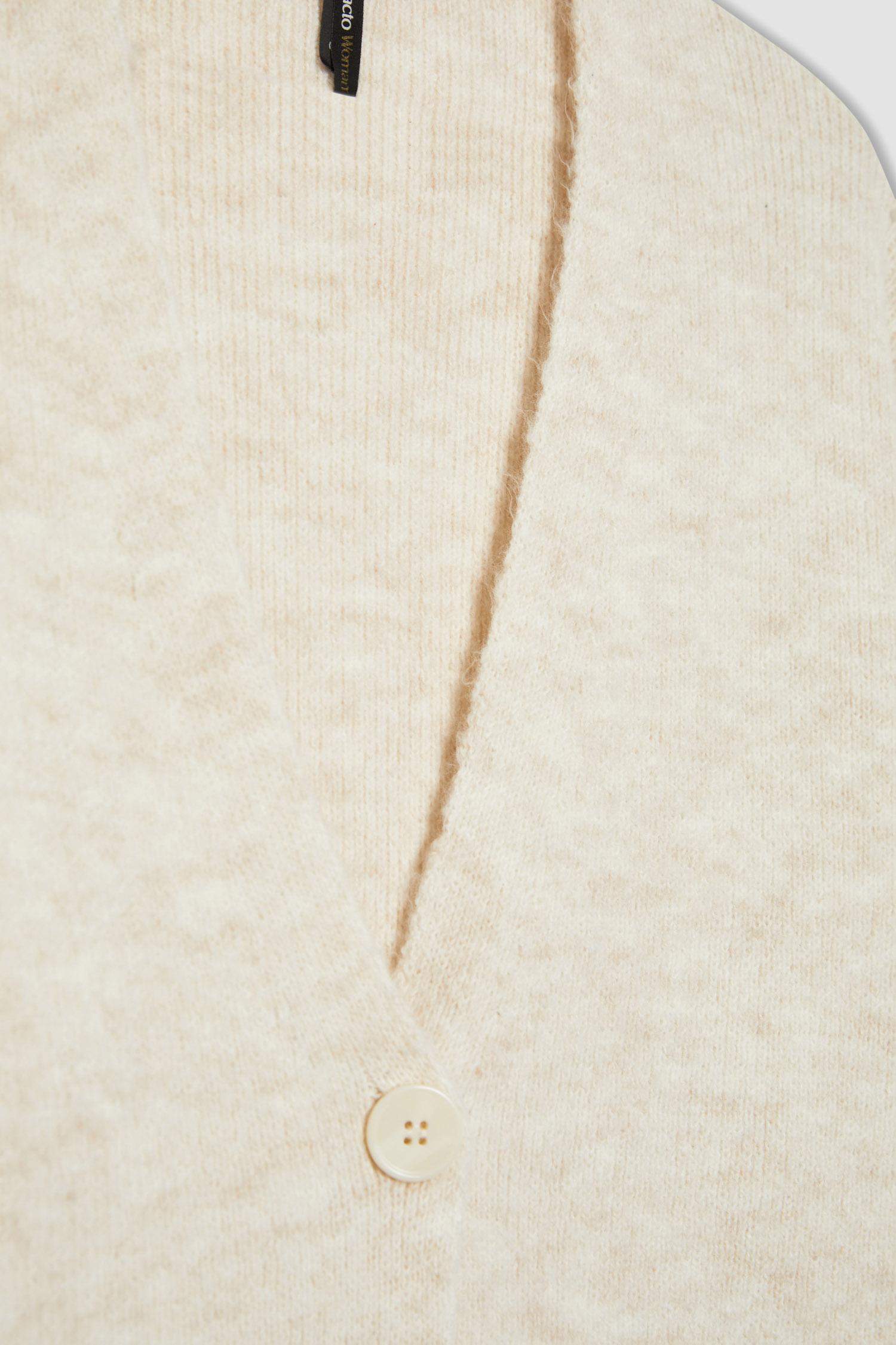 جاكيت صوف اوفر سايز بياخة V