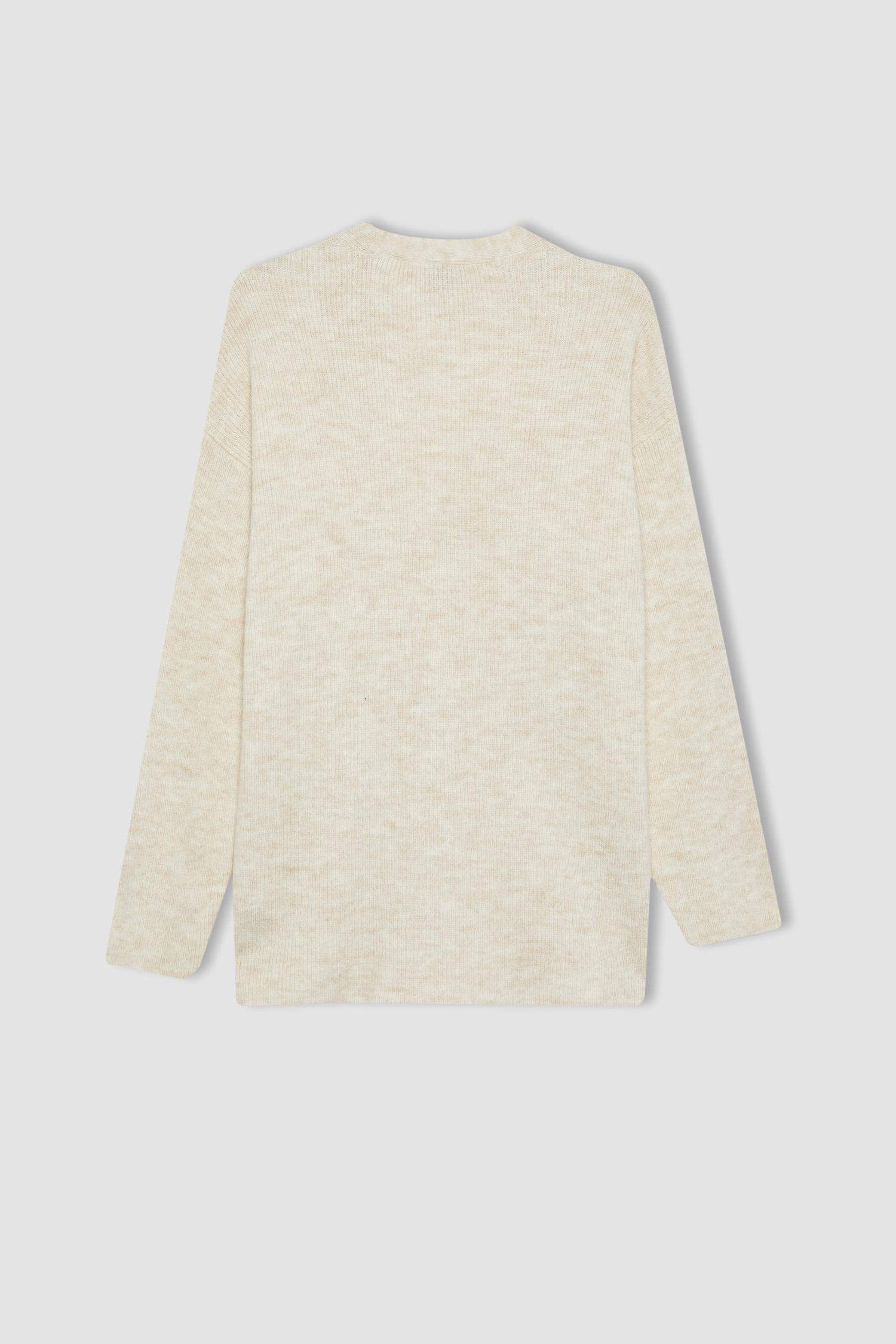 جاكيت صوف اوفر سايز بياخة V