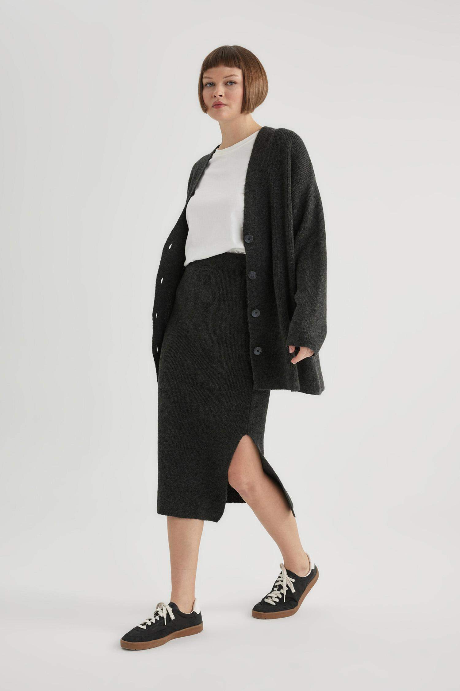 Slit Knitwear Midi Skirt