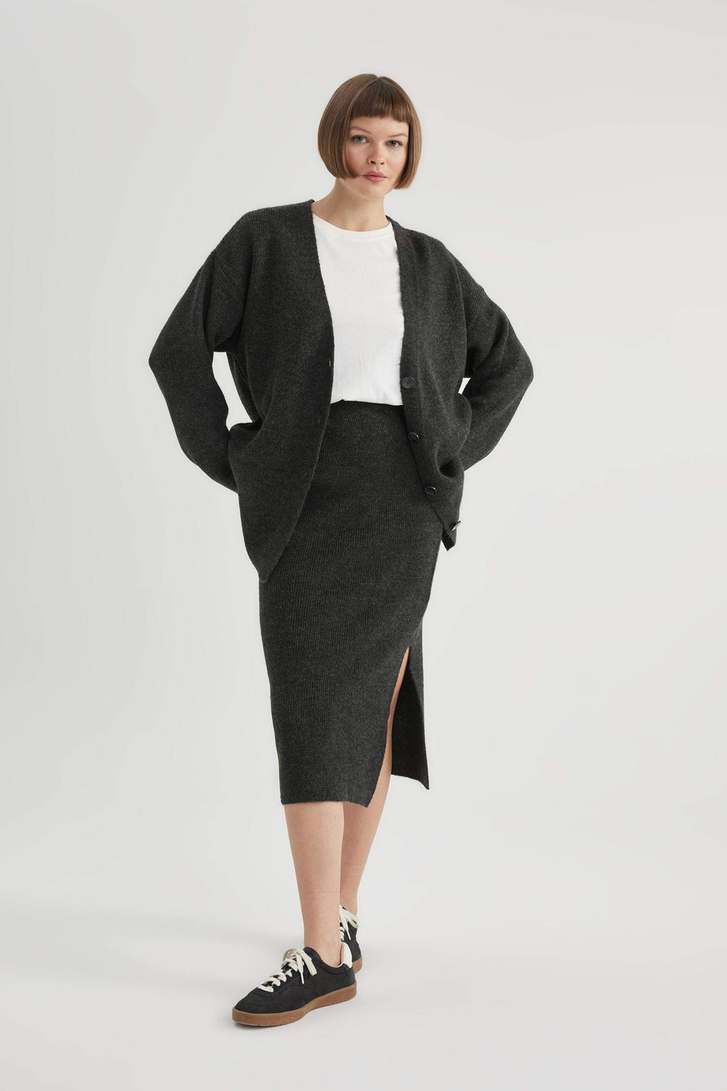 Slit Knitwear Midi Skirt