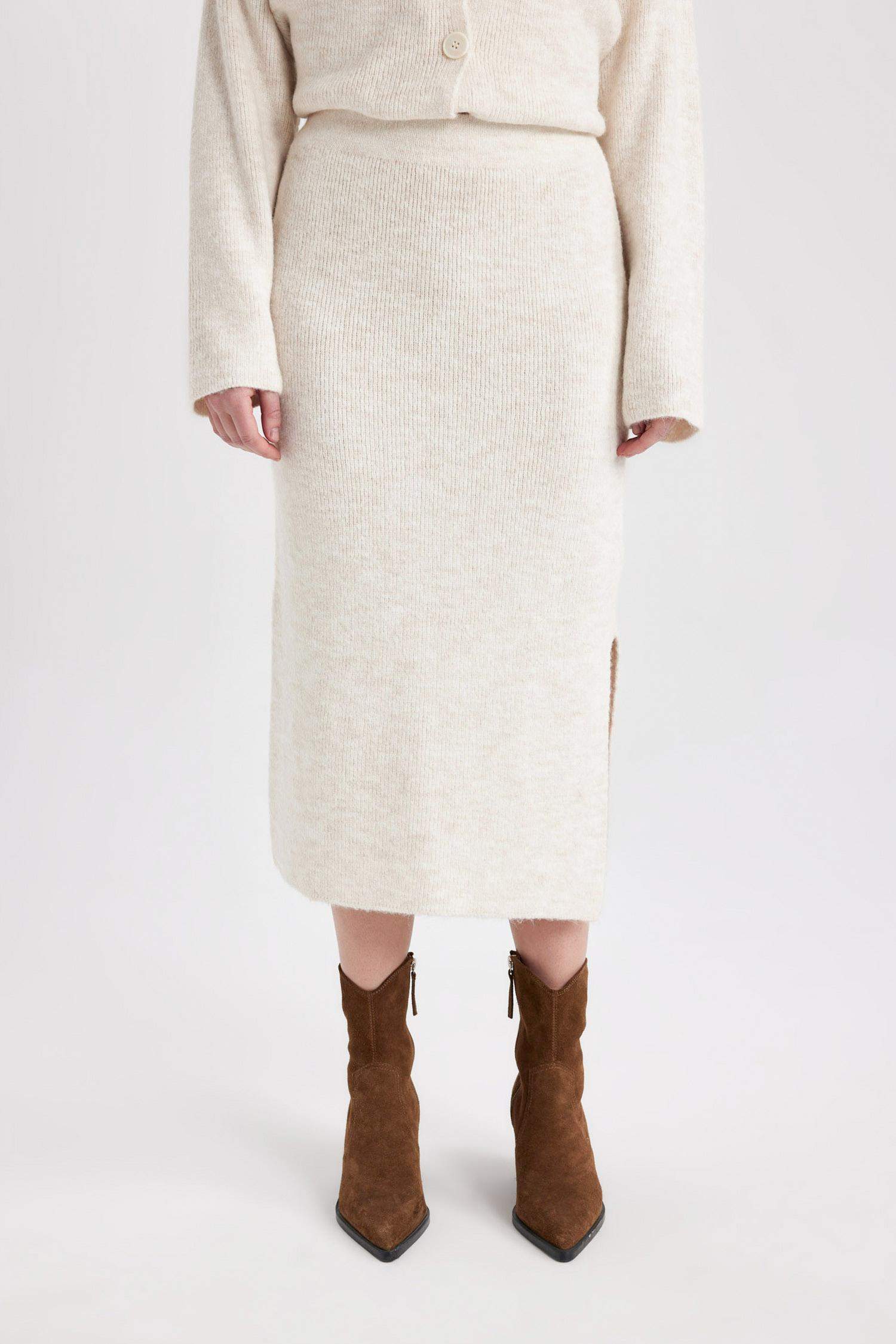 Slit Knitwear Midi Skirt