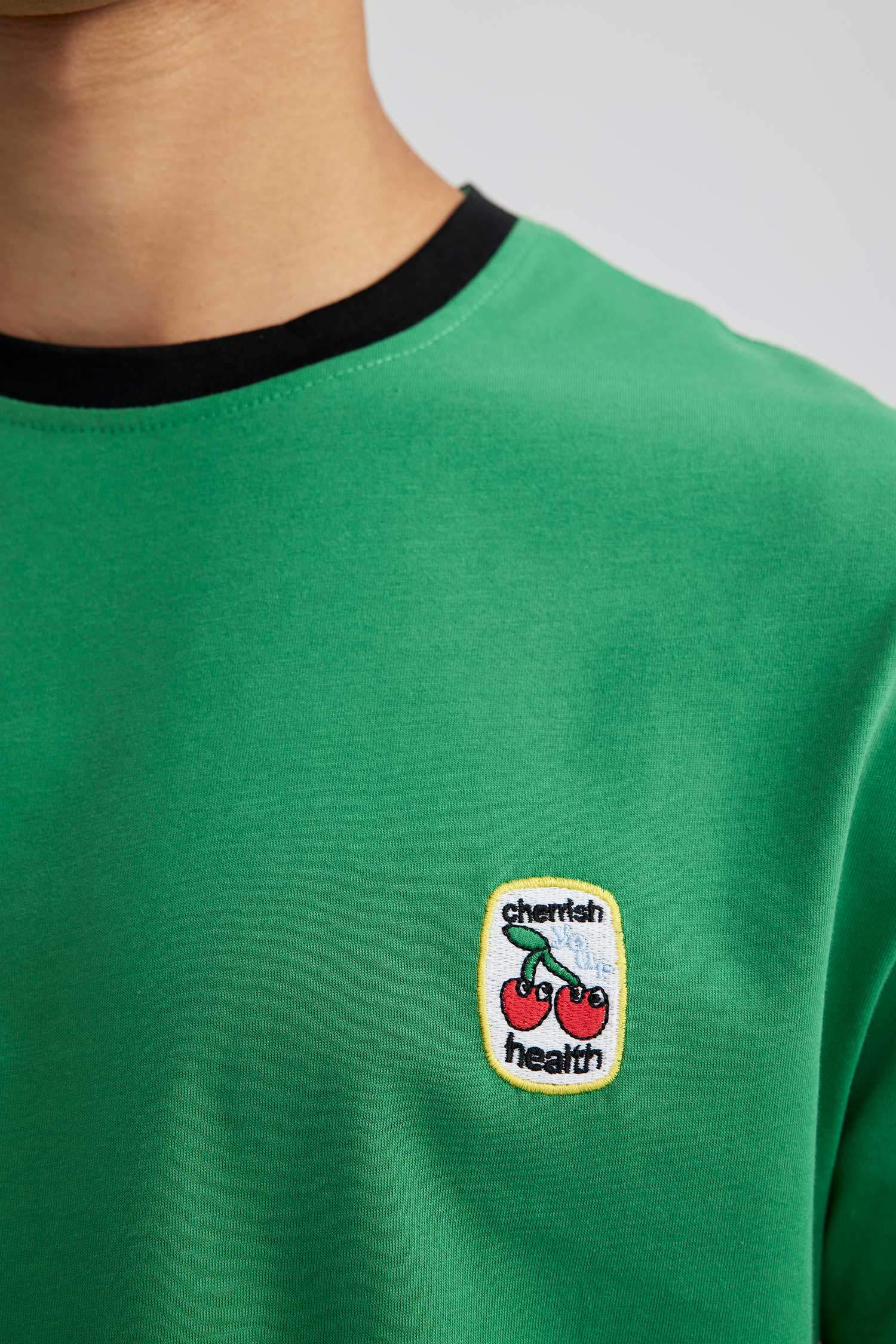 تي شيرت بقصة عادية برقبة مستديرة