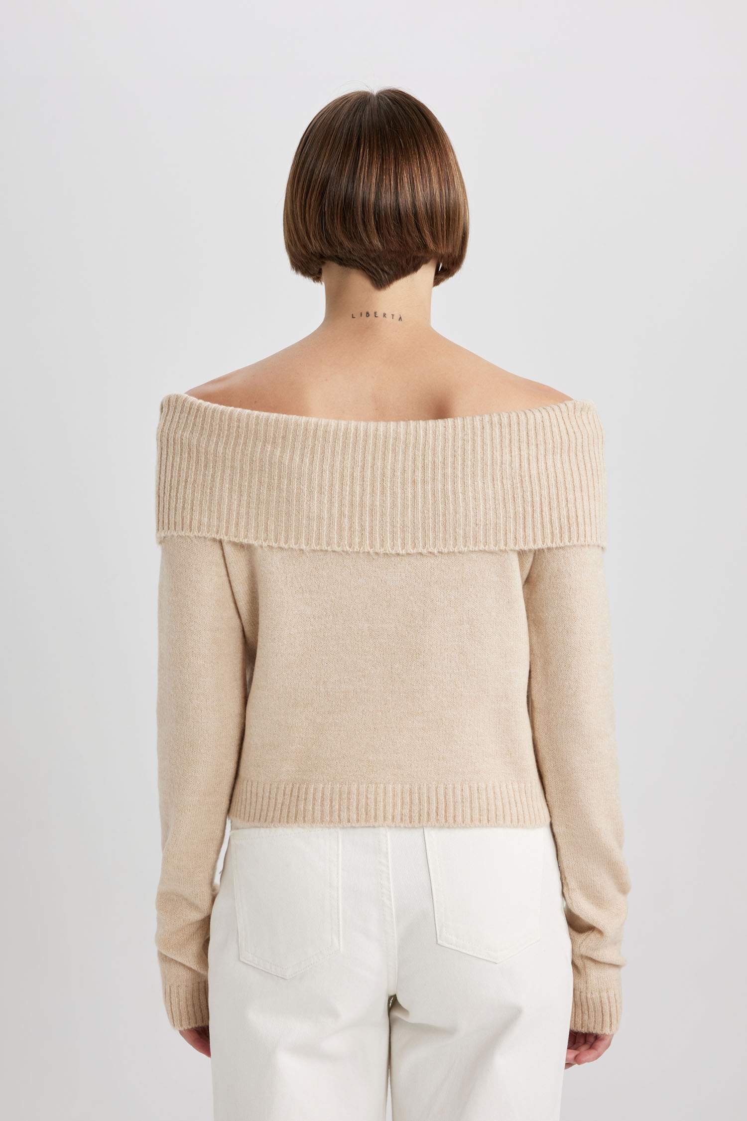 Fitted Open Shoulder Knitted Pullover