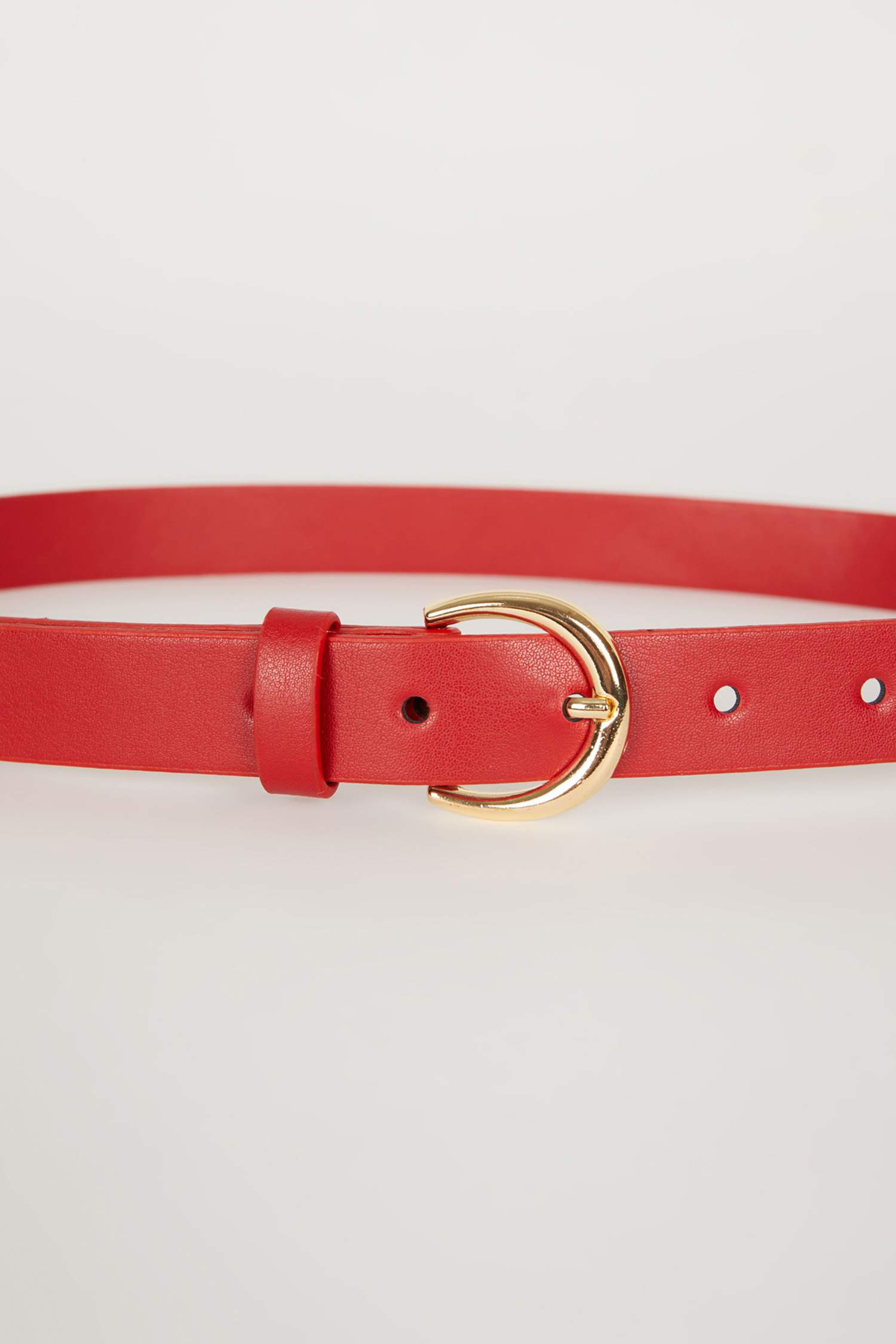 حزام نسائي جلد صناعي بمشبك بيضاوي