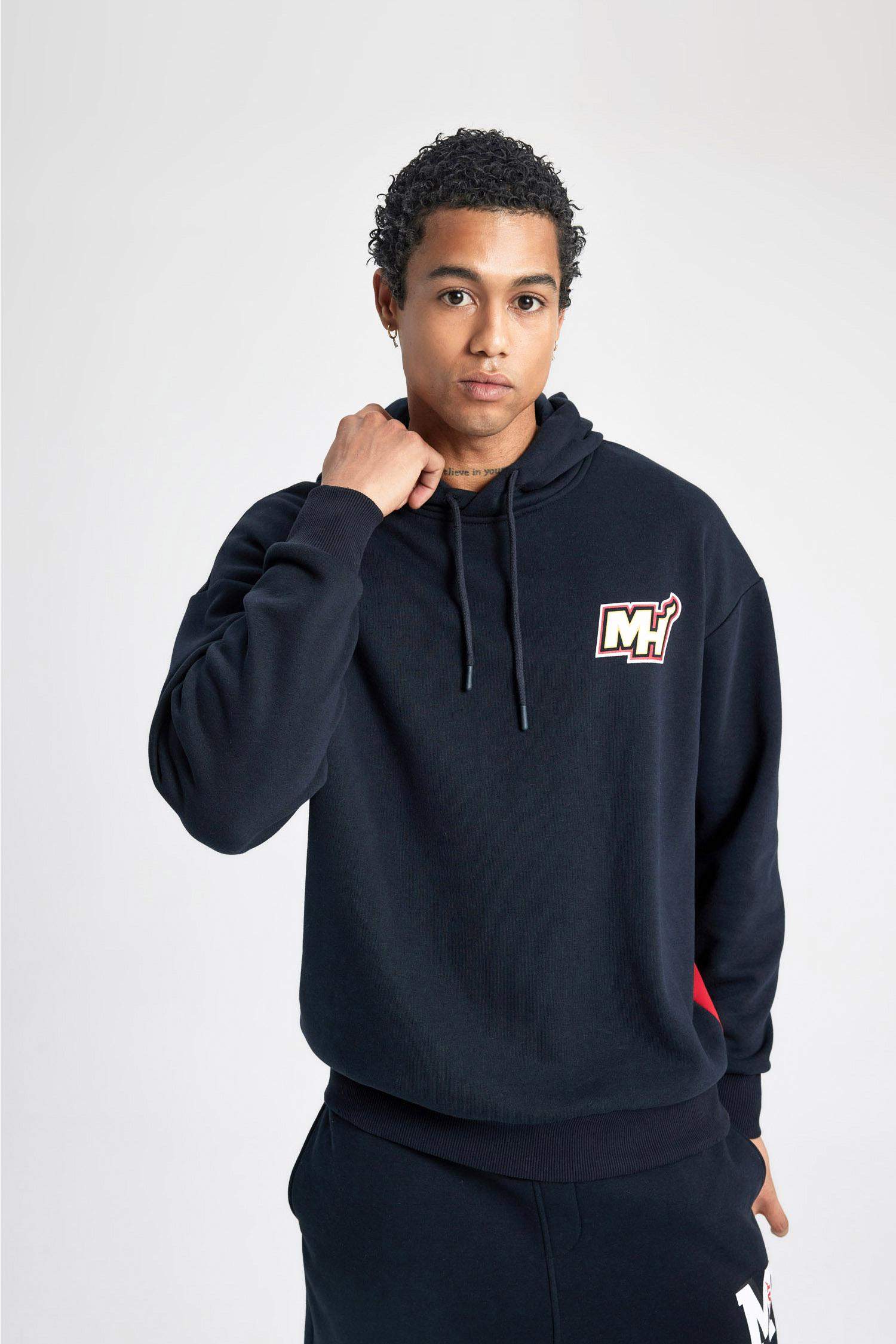 Свитшот оверсайз NBA Miami Heat с капюшоном, DeFactoFit