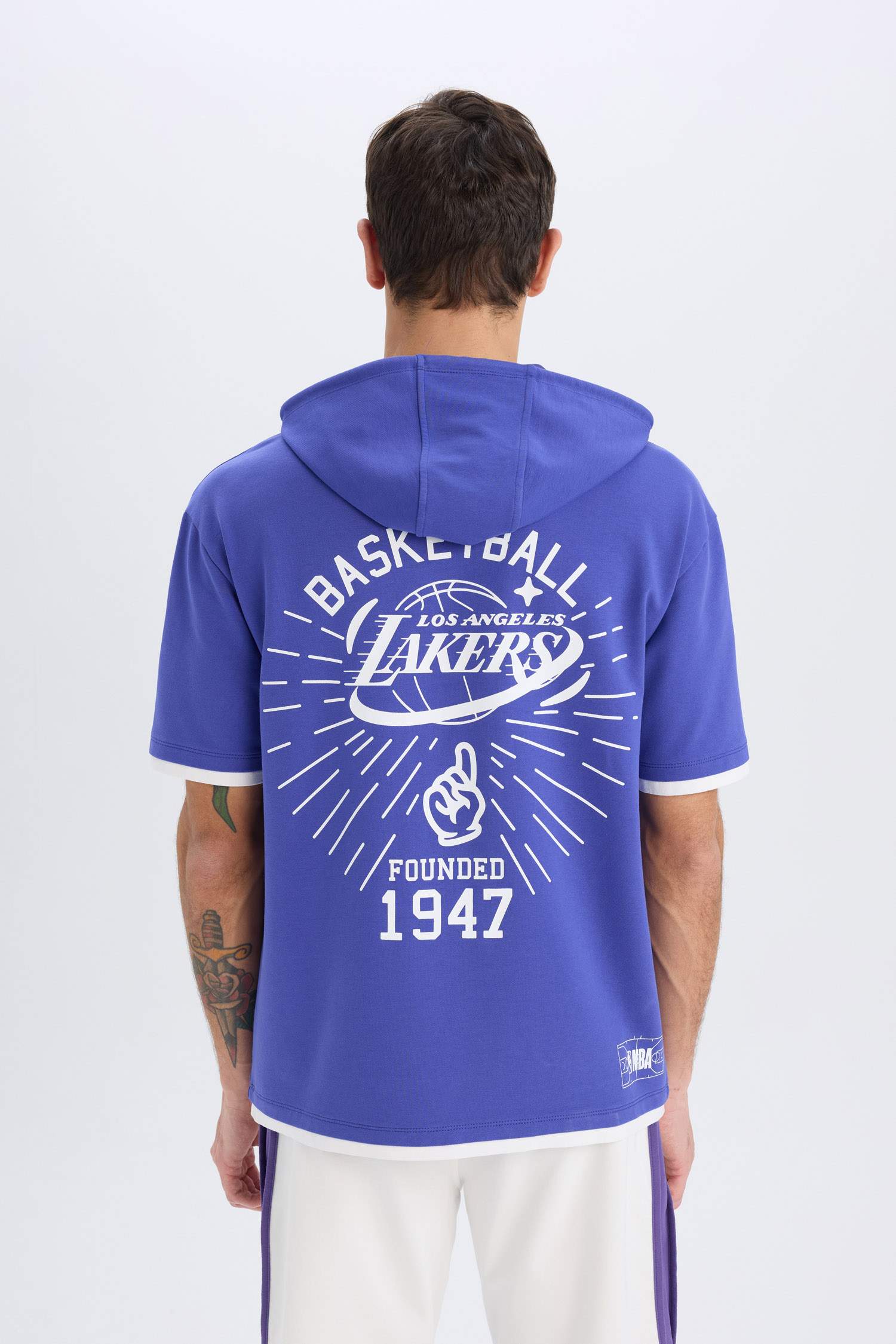 DeFactoFit NBA Los Angeles Lakers Oversize Geniş Kalıp Kapüşonlu Sırt Baskılı Kısa Kollu Tişört