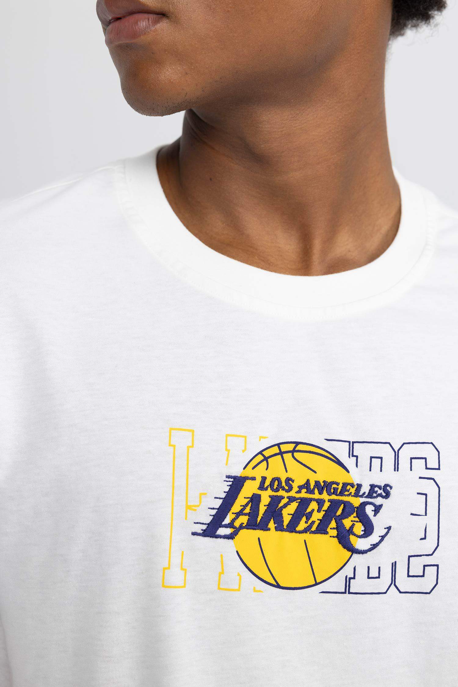 DeFactoFit NBA Los Angeles Lakers Standard Fit Short Sleeve T-Shirt