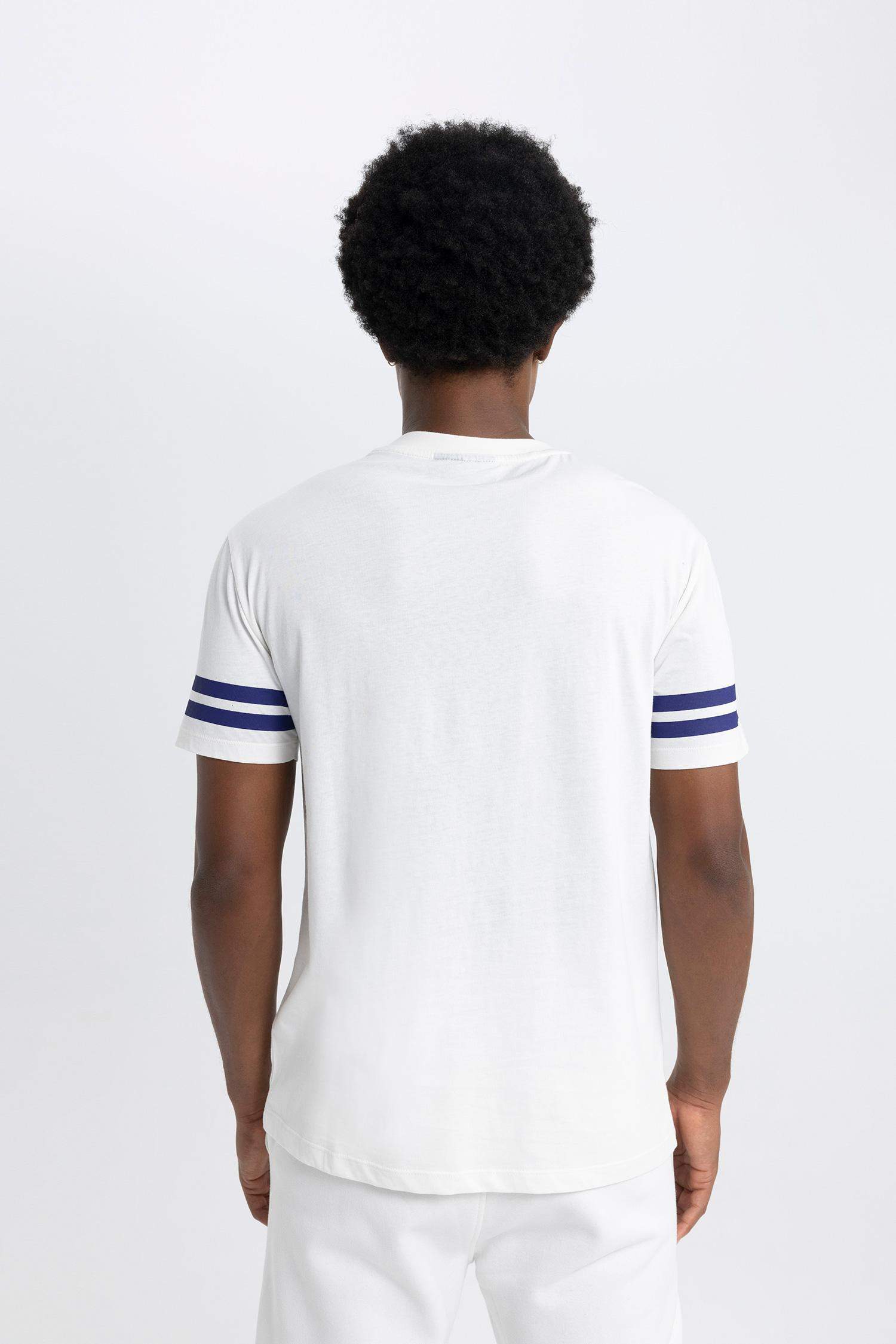 DeFactoFit NBA Los Angeles Lakers Standard Fit Short Sleeve T-Shirt