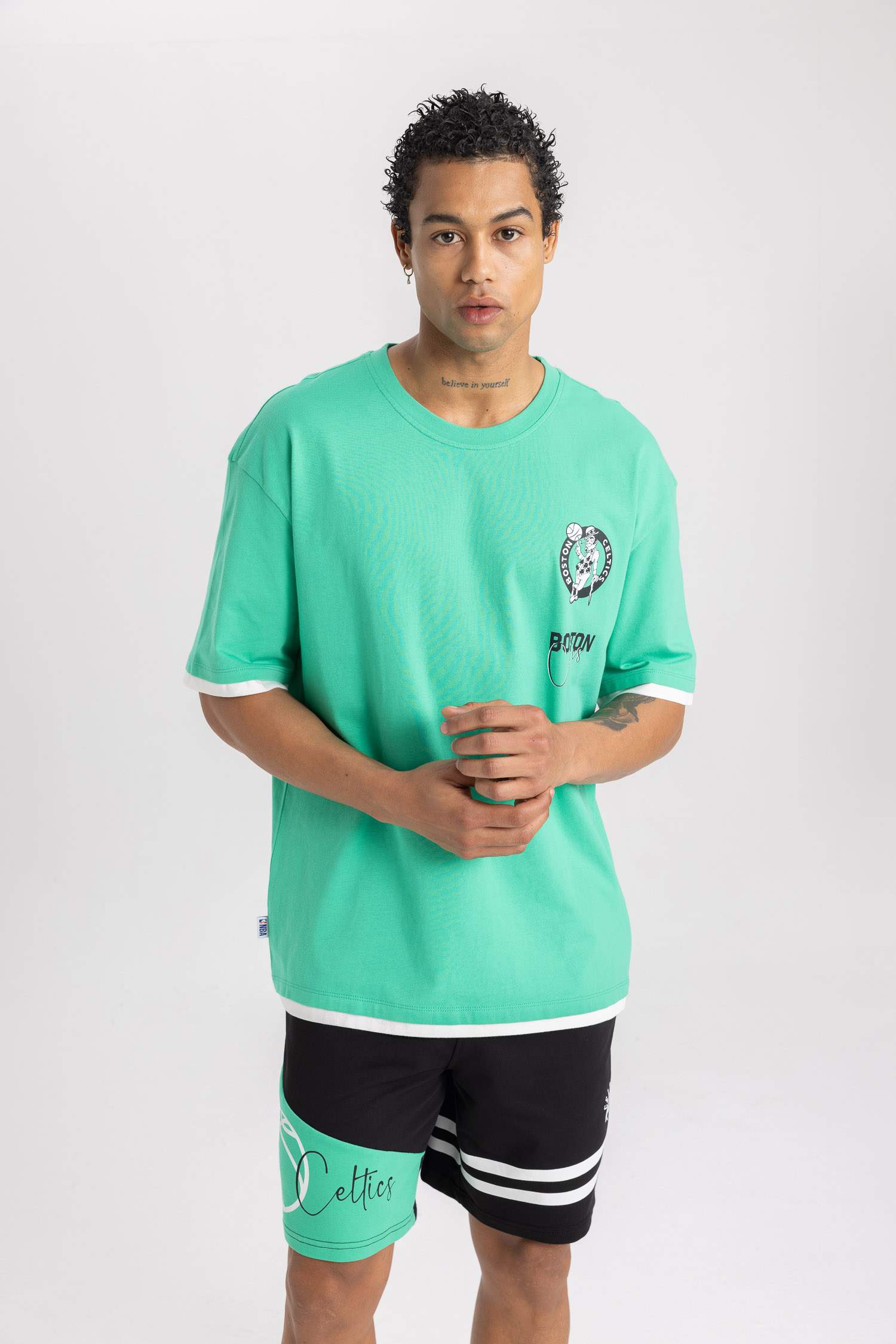 Oversize Fit Boston Celtics Licensed Crew Neck T-Shirt