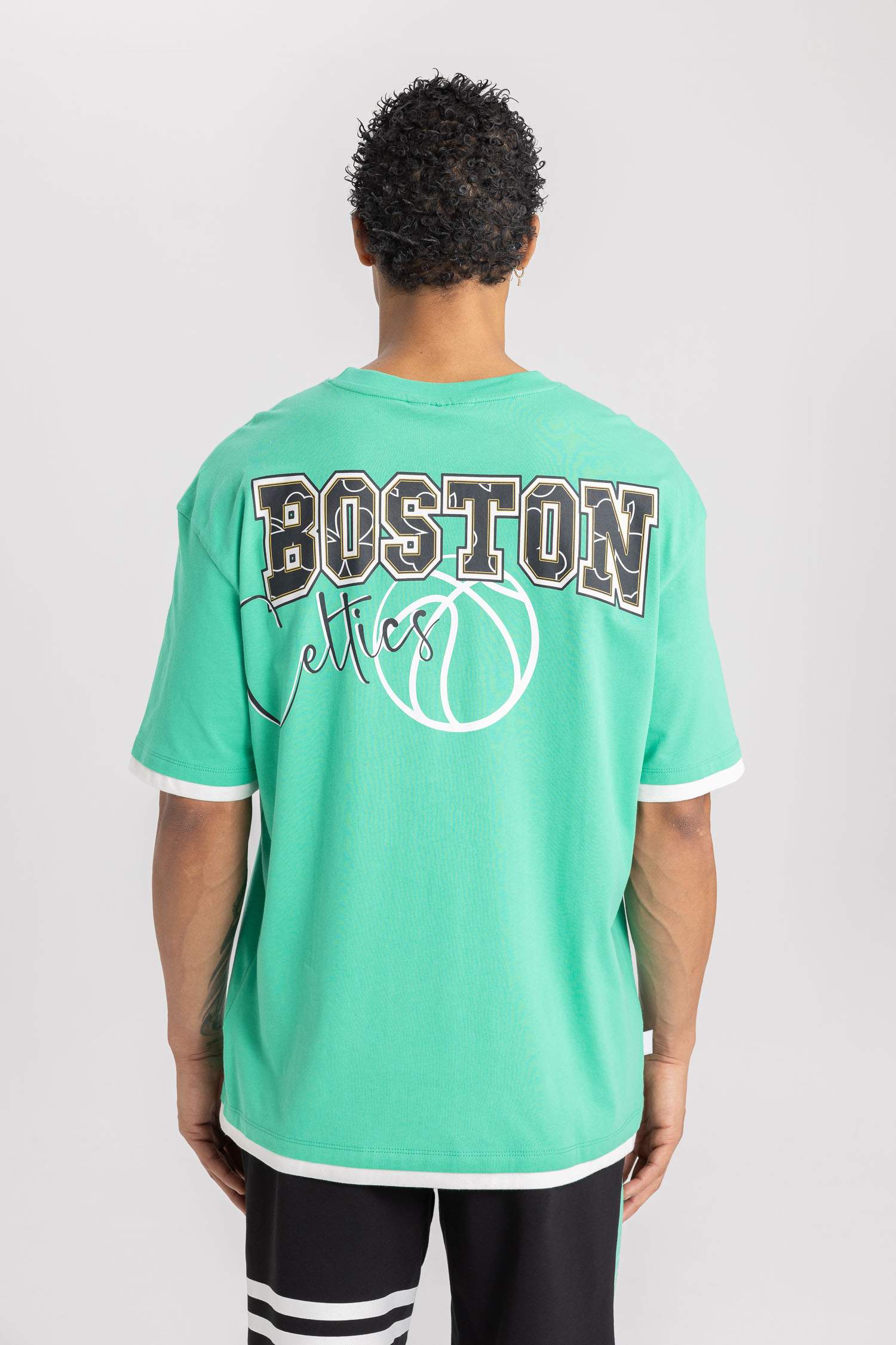 Oversize Fit Boston Celtics Licensed Crew Neck T-Shirt
