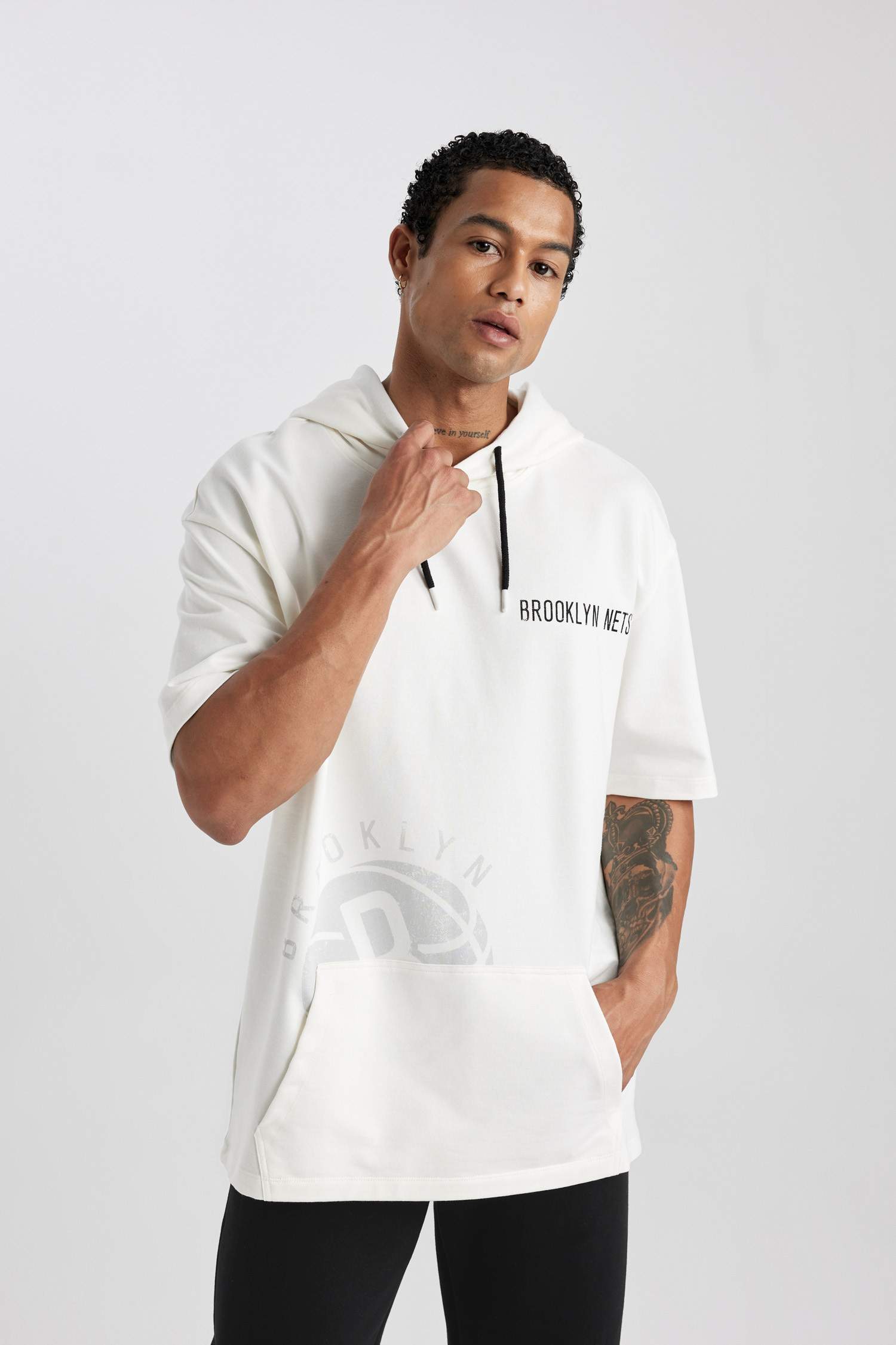 DeFactoFit NBA Brooklyn Nets Oversize Fit Hooded T-Shirt