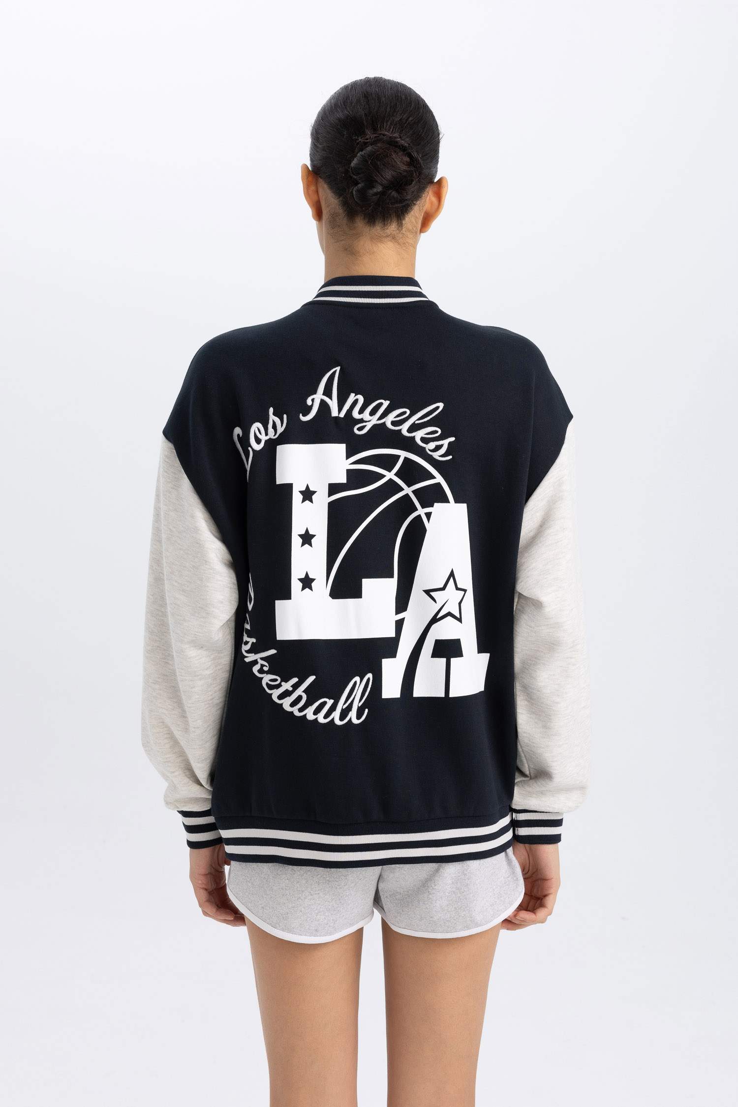 جاكيت بومبر اوفر سايز بجيب من DeFacto Fit