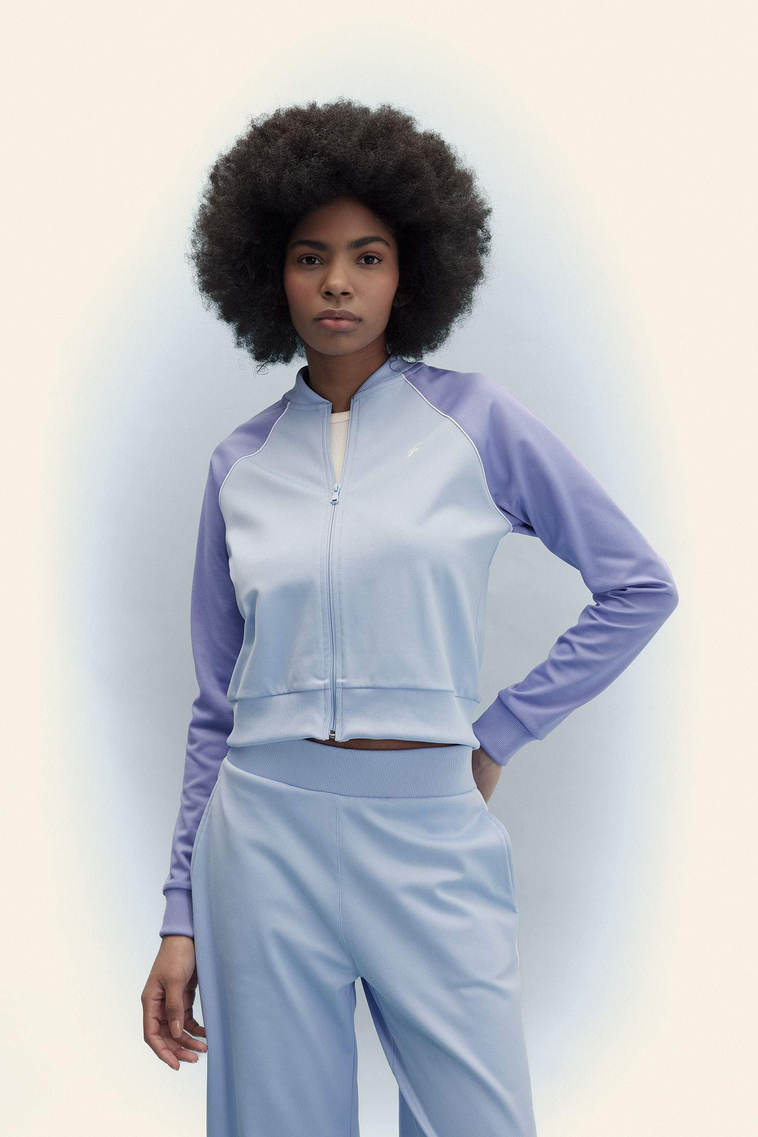 سويتر بيكة قصة عادية بجيب مزدوج من DeFactoFit