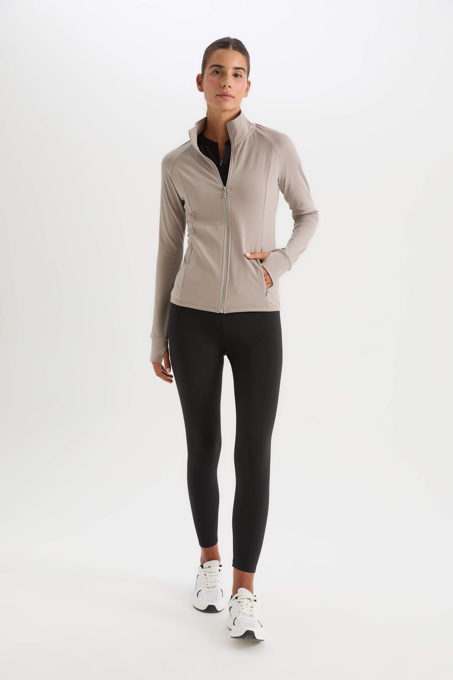 Fitted Dik Yaka Çift Cepli Fermuarlı Sporcu Hırka