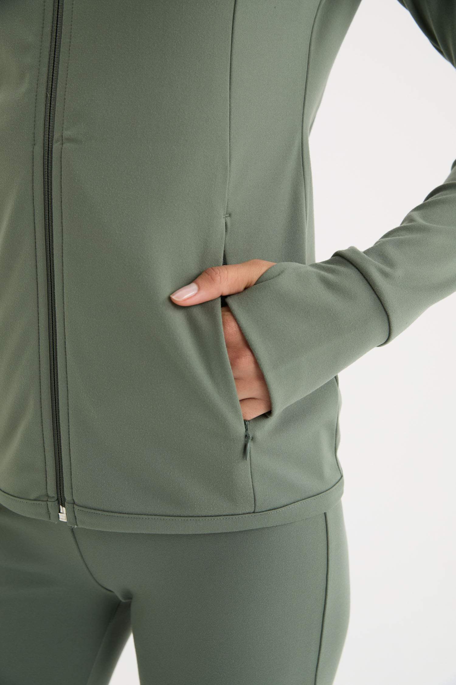 Fitted Dik Yaka Çift Cepli Fermuarlı Sporcu Hırka