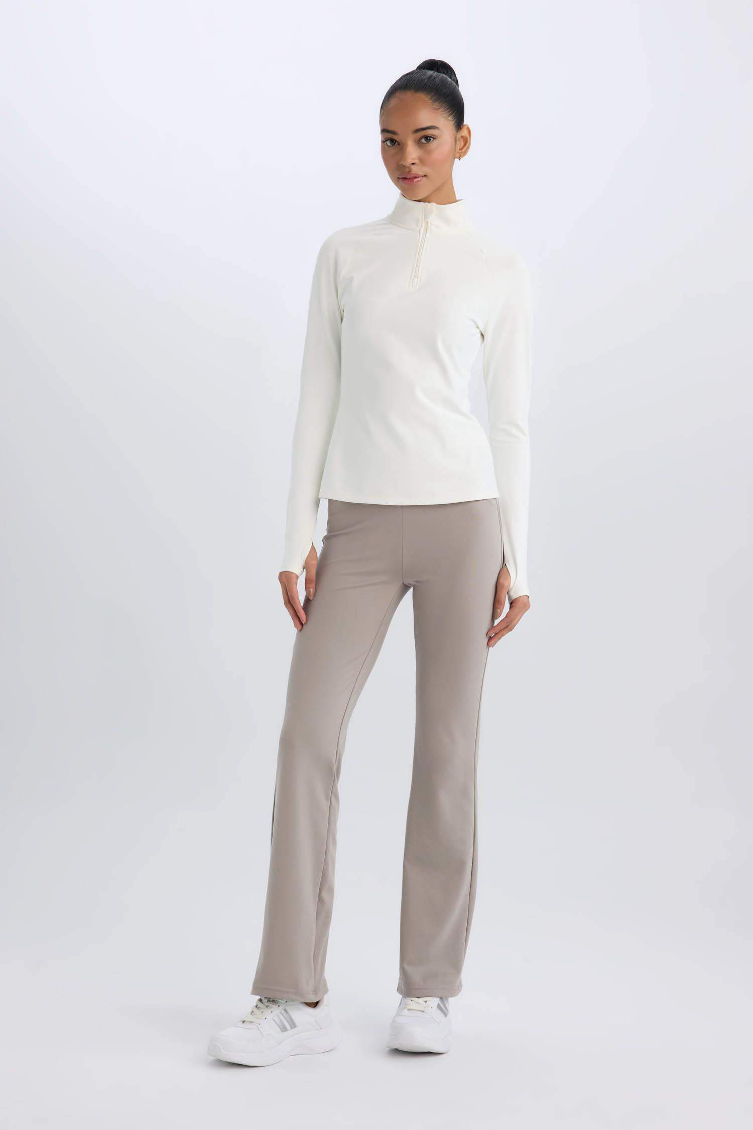 DeFactoFit Flare Fit Sporcu İnce Eşofman Altı İspanyol Paça Standart Boy Basic Düz