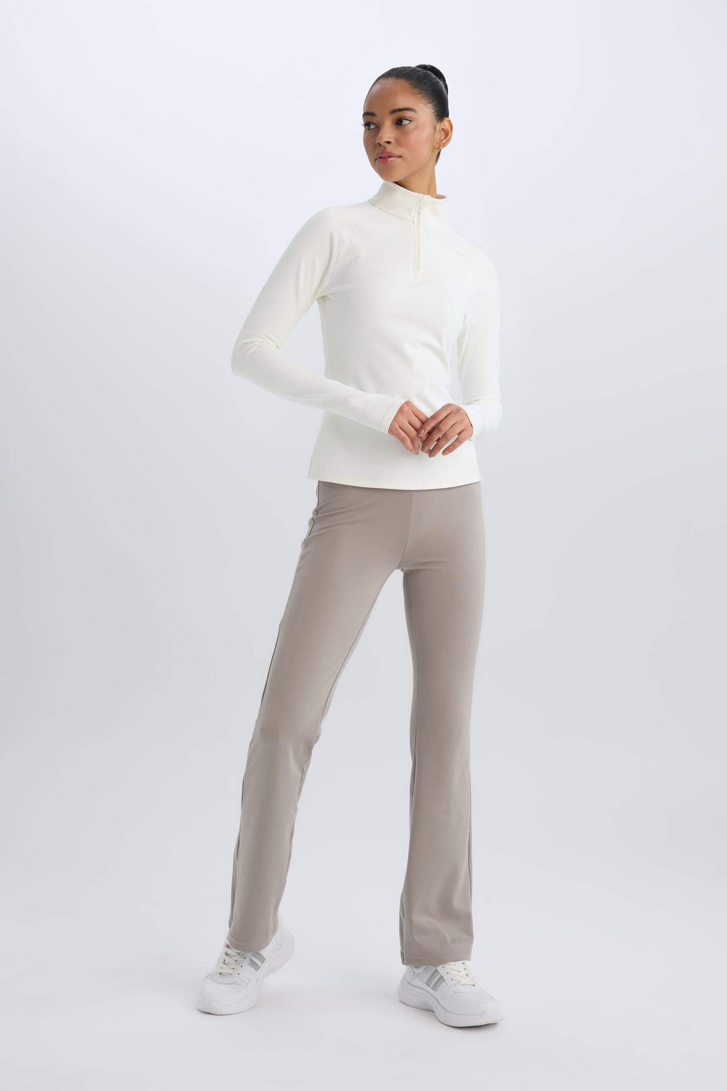 DeFactoFit Flare Fit Sporcu İnce Eşofman Altı İspanyol Paça Standart Boy Basic Düz