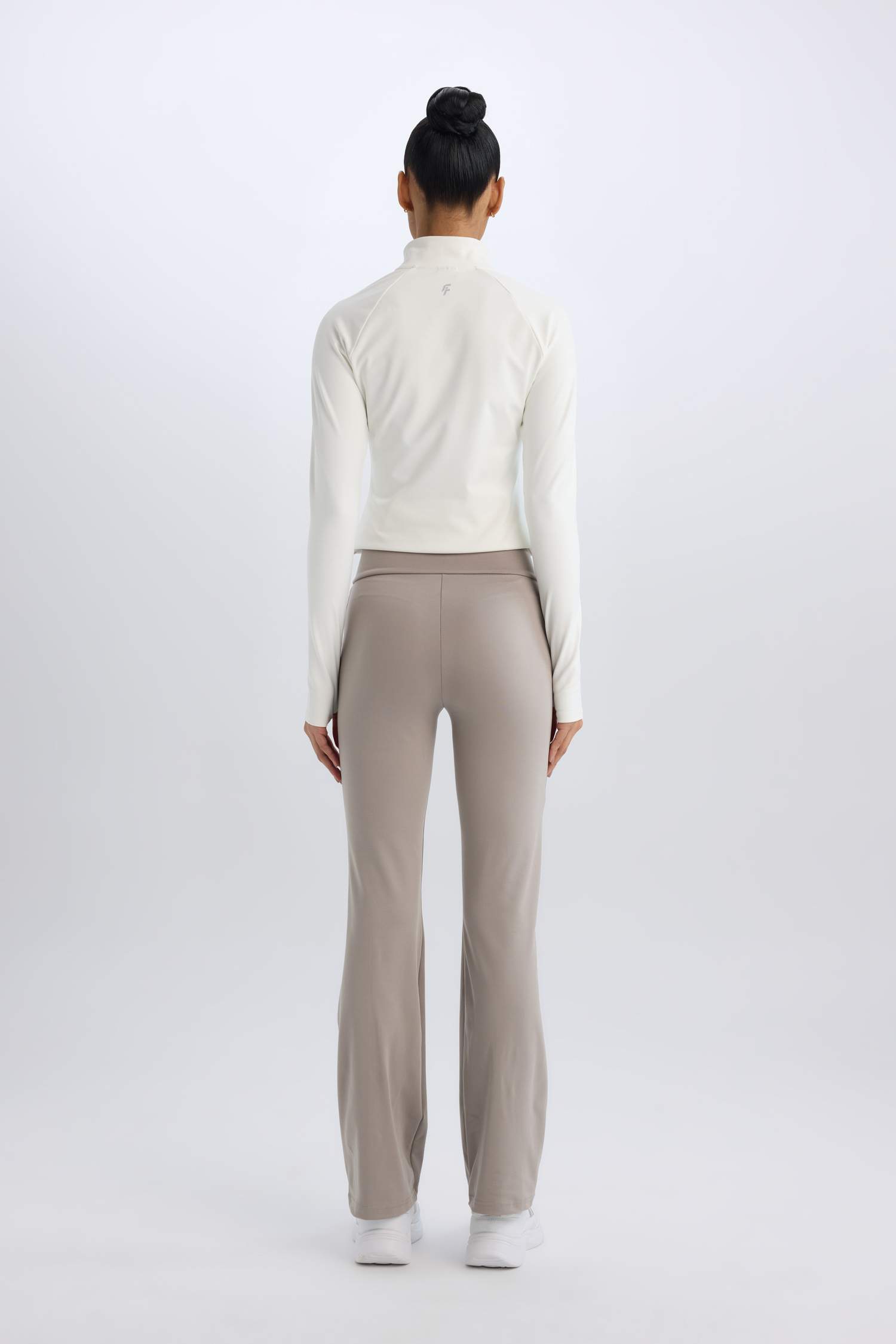 DeFactoFit Flare Fit Sporcu İnce Eşofman Altı İspanyol Paça Standart Boy Basic Düz