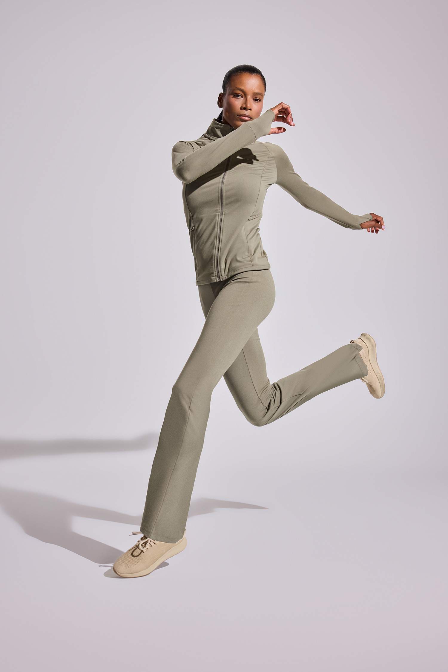 DeFactoFit Flare Fit Toparlayıcı Yüksek Bel İspanyol Paça Soft Touch Sporcu Pantolon