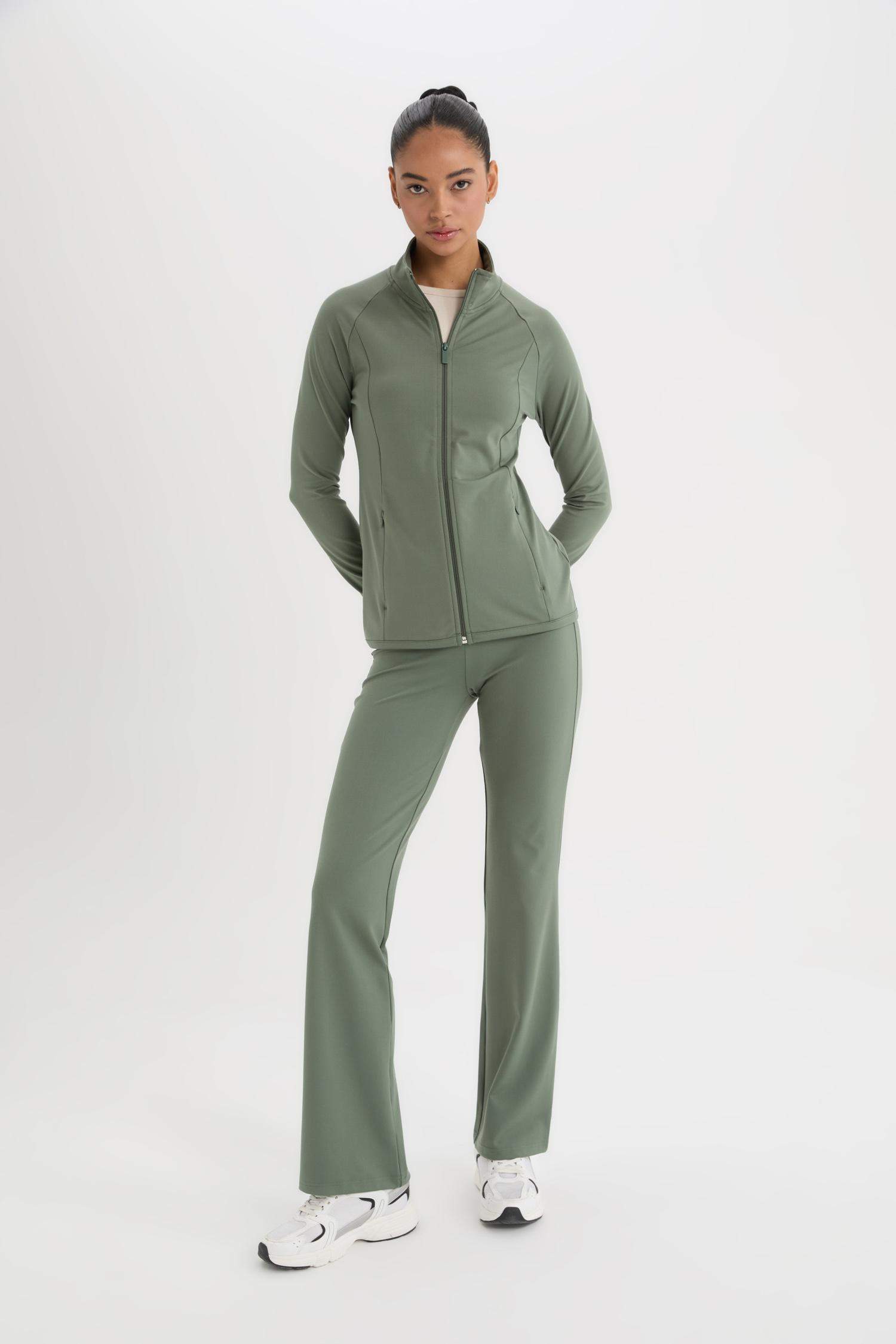 Спортивные брюки DeFactoFit Flare Fit стандартной длины