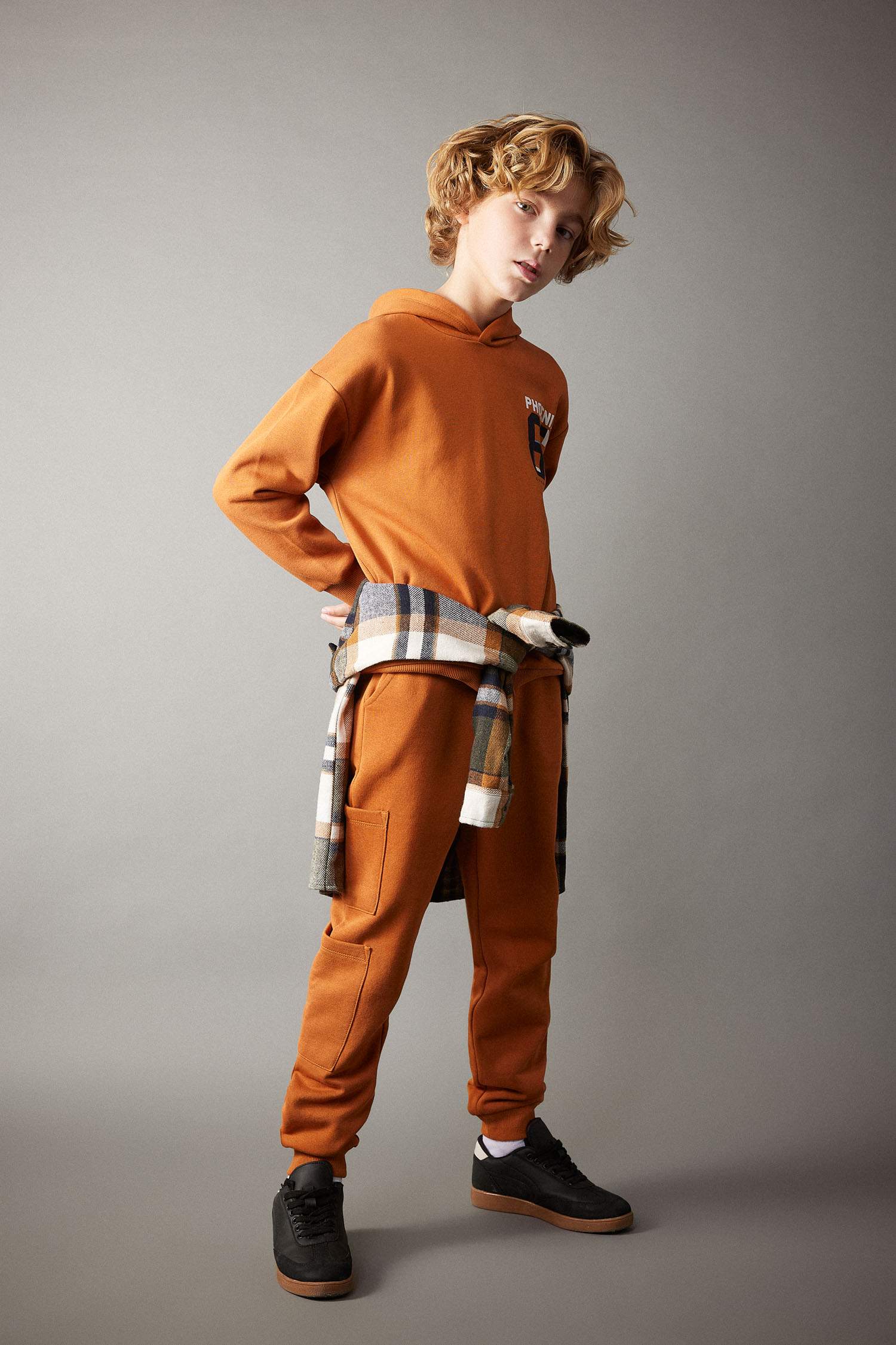 بنطلون بجامة رياضي ولادي قماش سميك قصة عادية