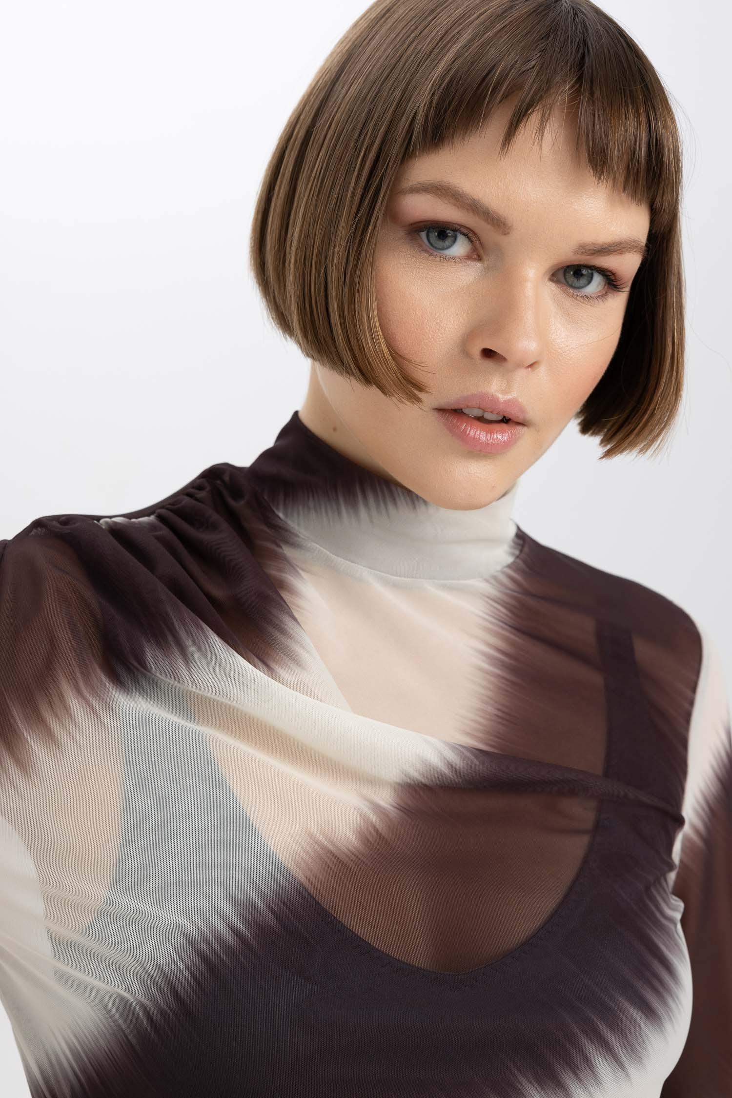 تيشيرت تول ردن طويل سليم فيت بياخة مستديرة