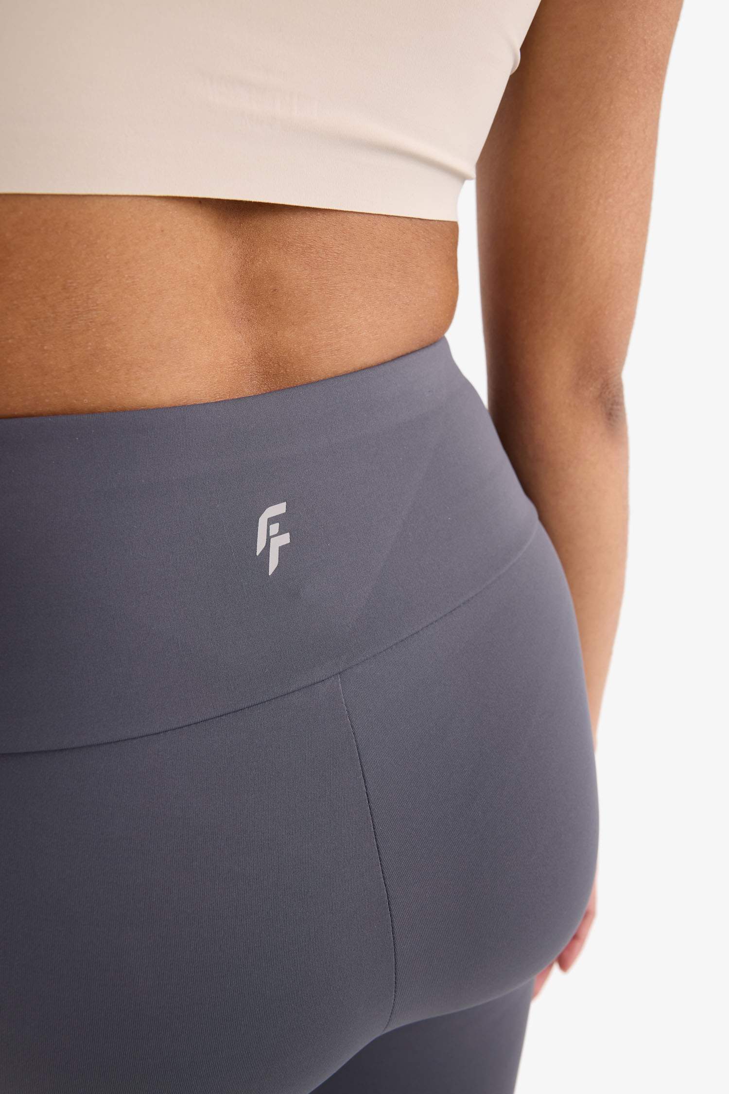 ستريج رياضي بيزك سادة طول الكوع وخصر عالي من DeFactoFit