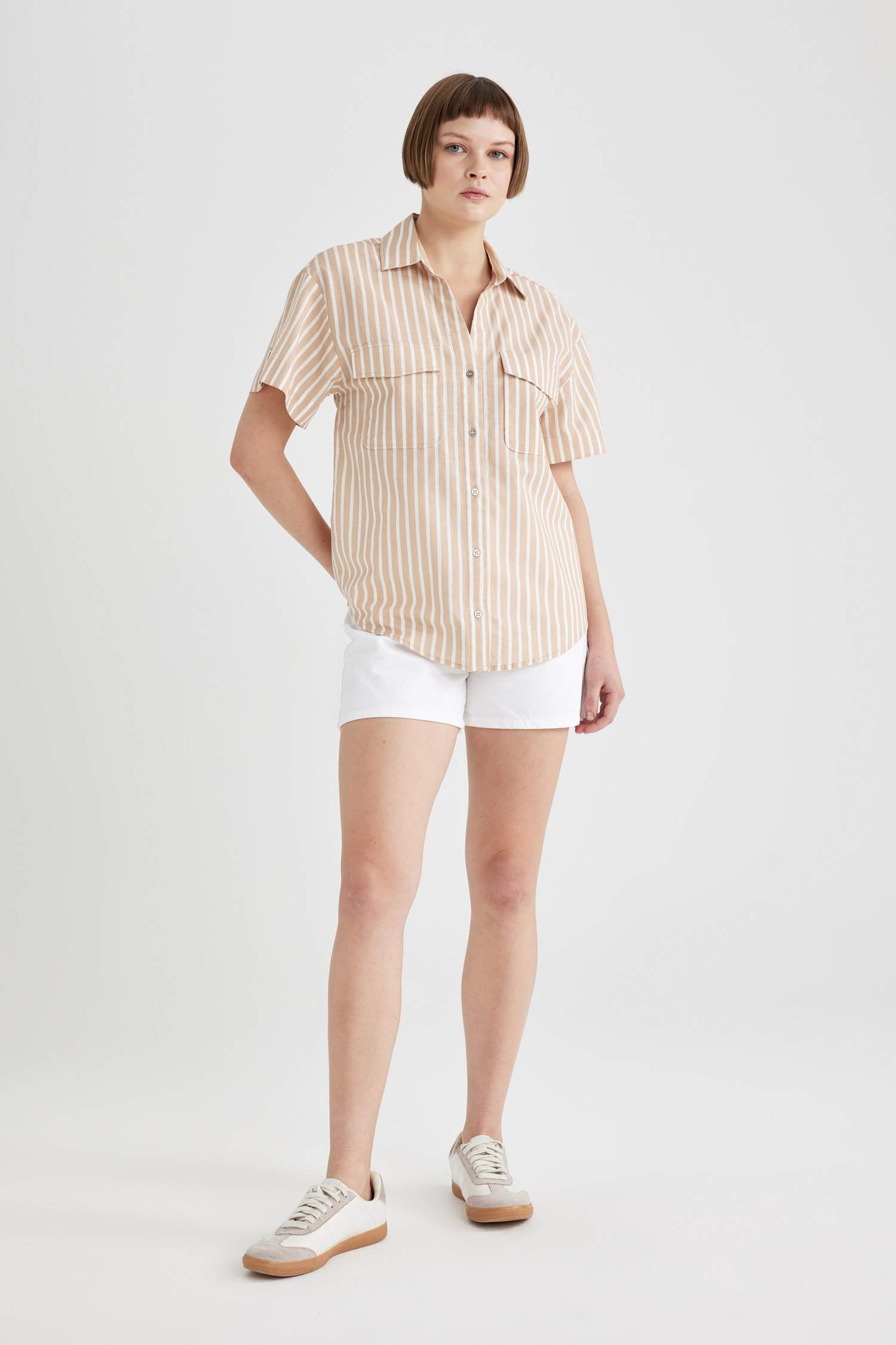 قميص نص كم قصة عادية