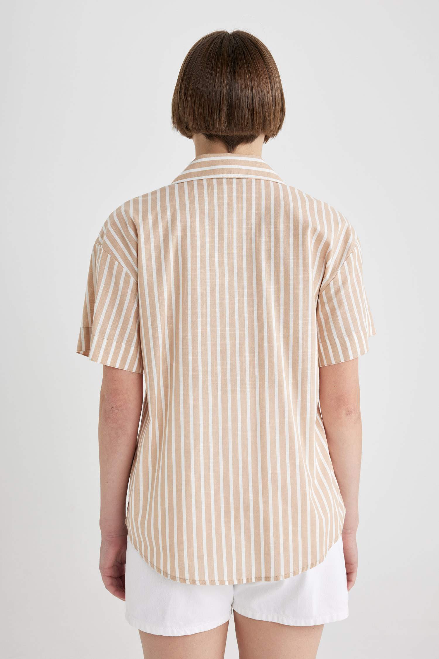 قميص نص كم قصة عادية