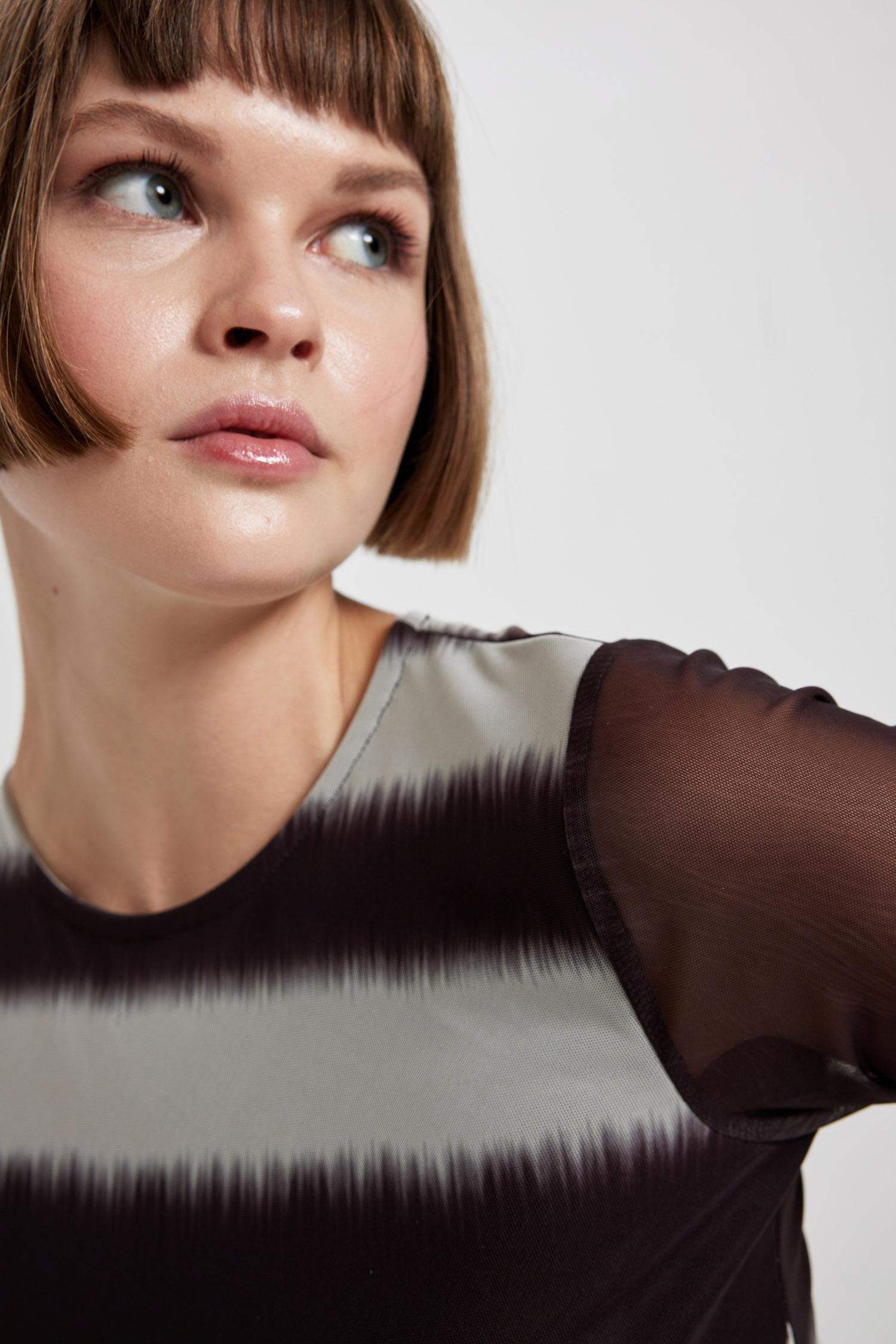 тығыз көйлек дөңгелек жаға ұзын жеңді Ұзын жеңді трикотаж көйлек