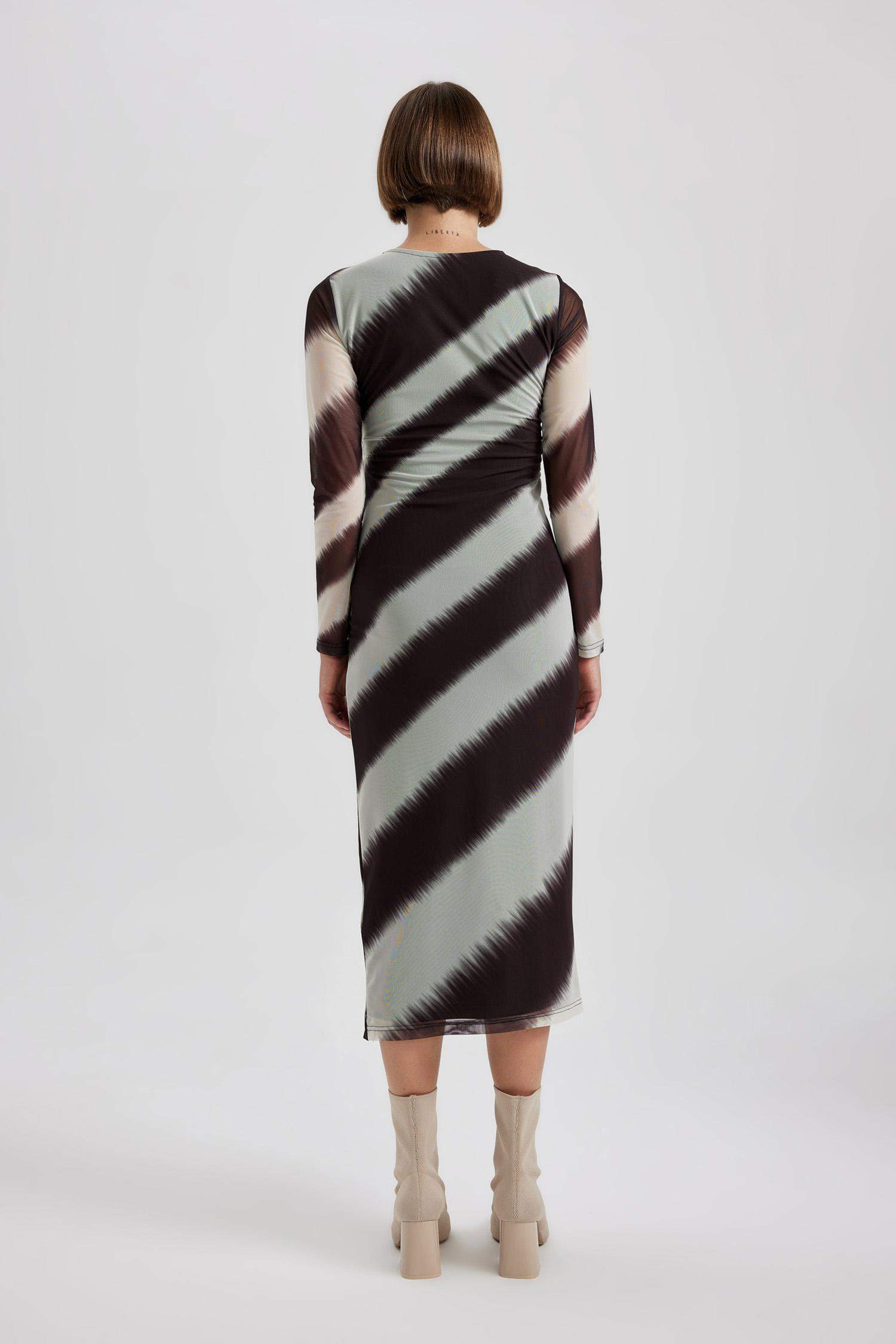 тығыз көйлек дөңгелек жаға ұзын жеңді Ұзын жеңді трикотаж көйлек