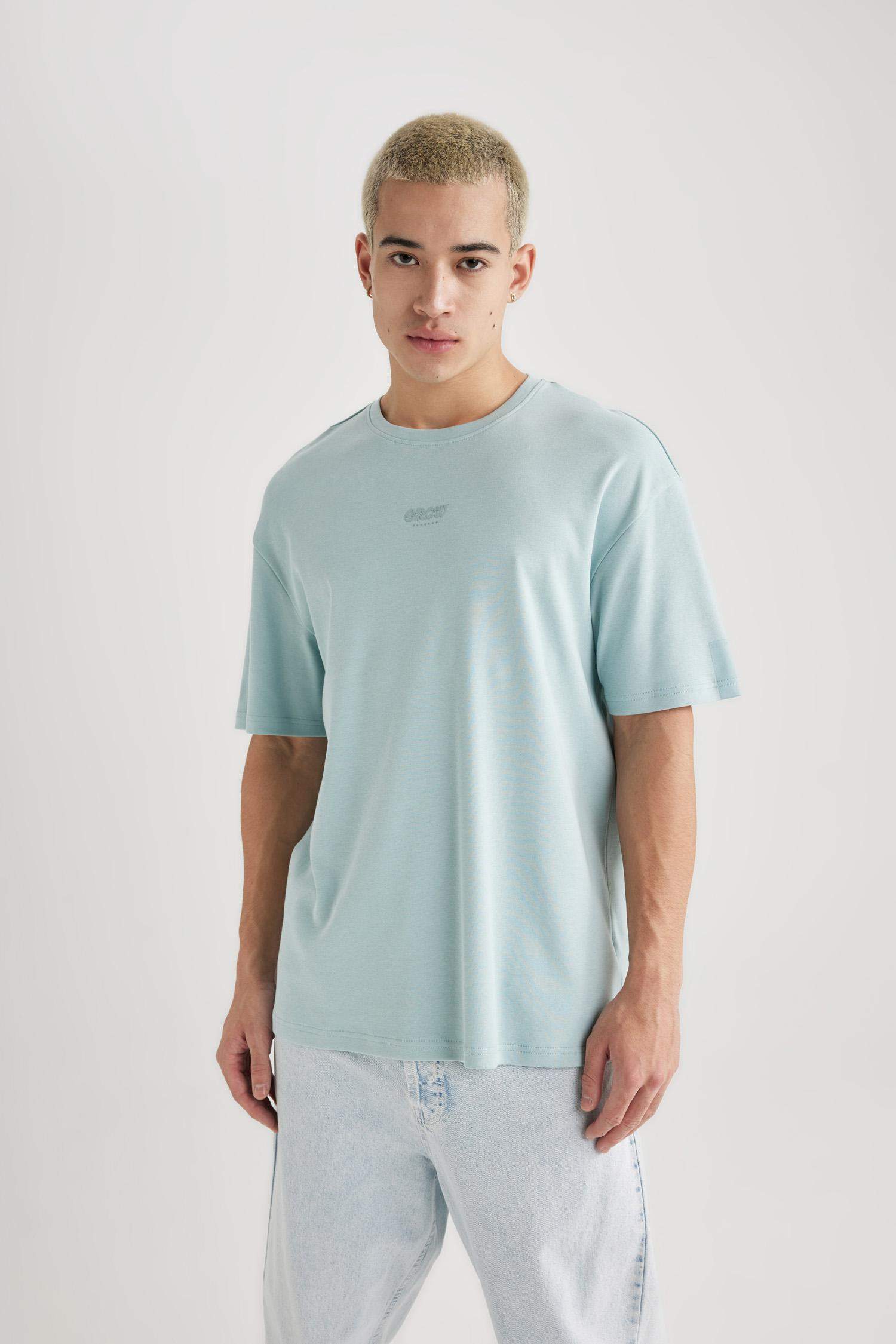 تيشيرت نص كم مطبوع قصة مريحة برقبة مستديرة